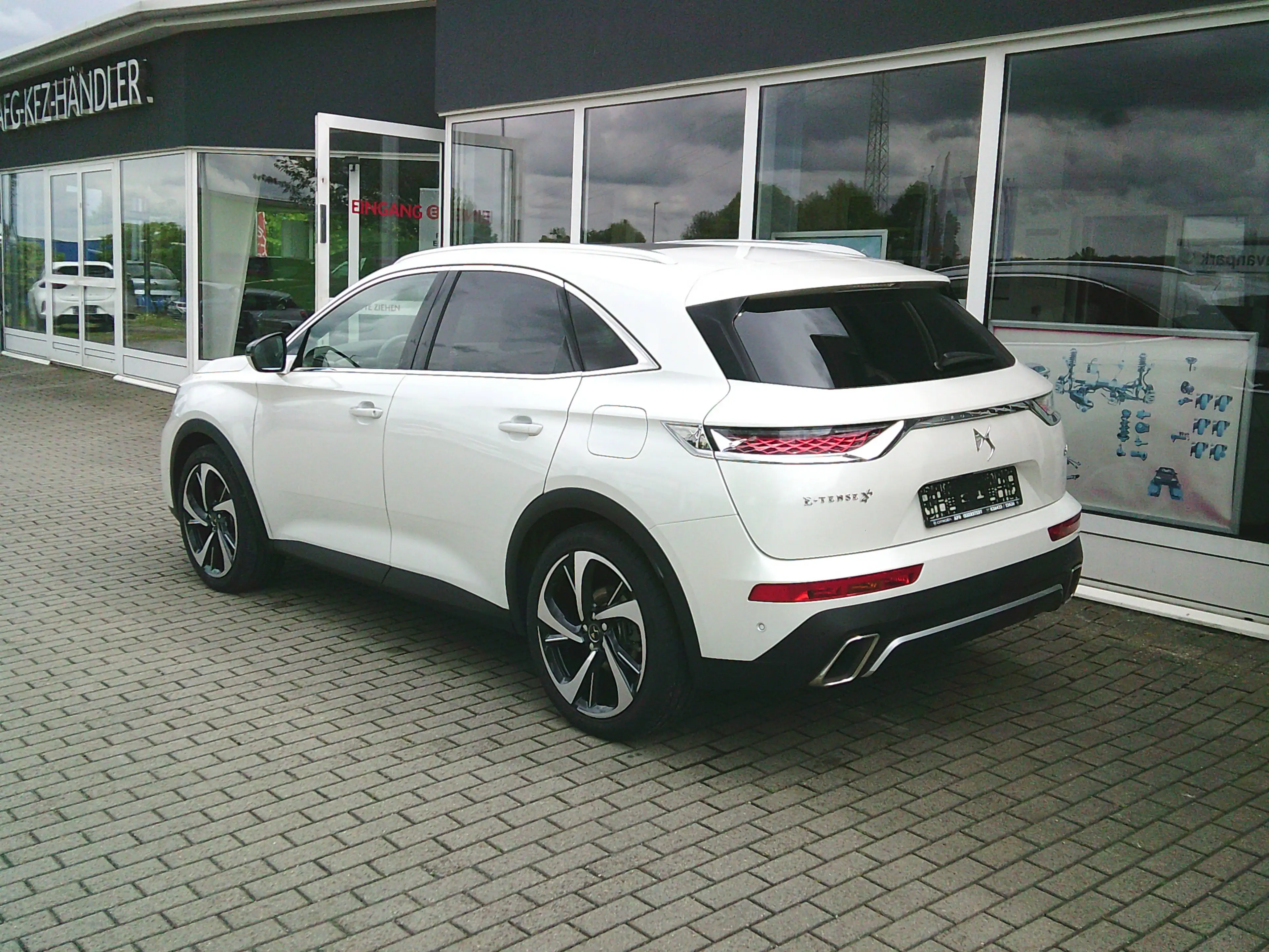 DS Automobiles DS 7 E-Tense 300 kW Rivoli 4x4 — photo 3