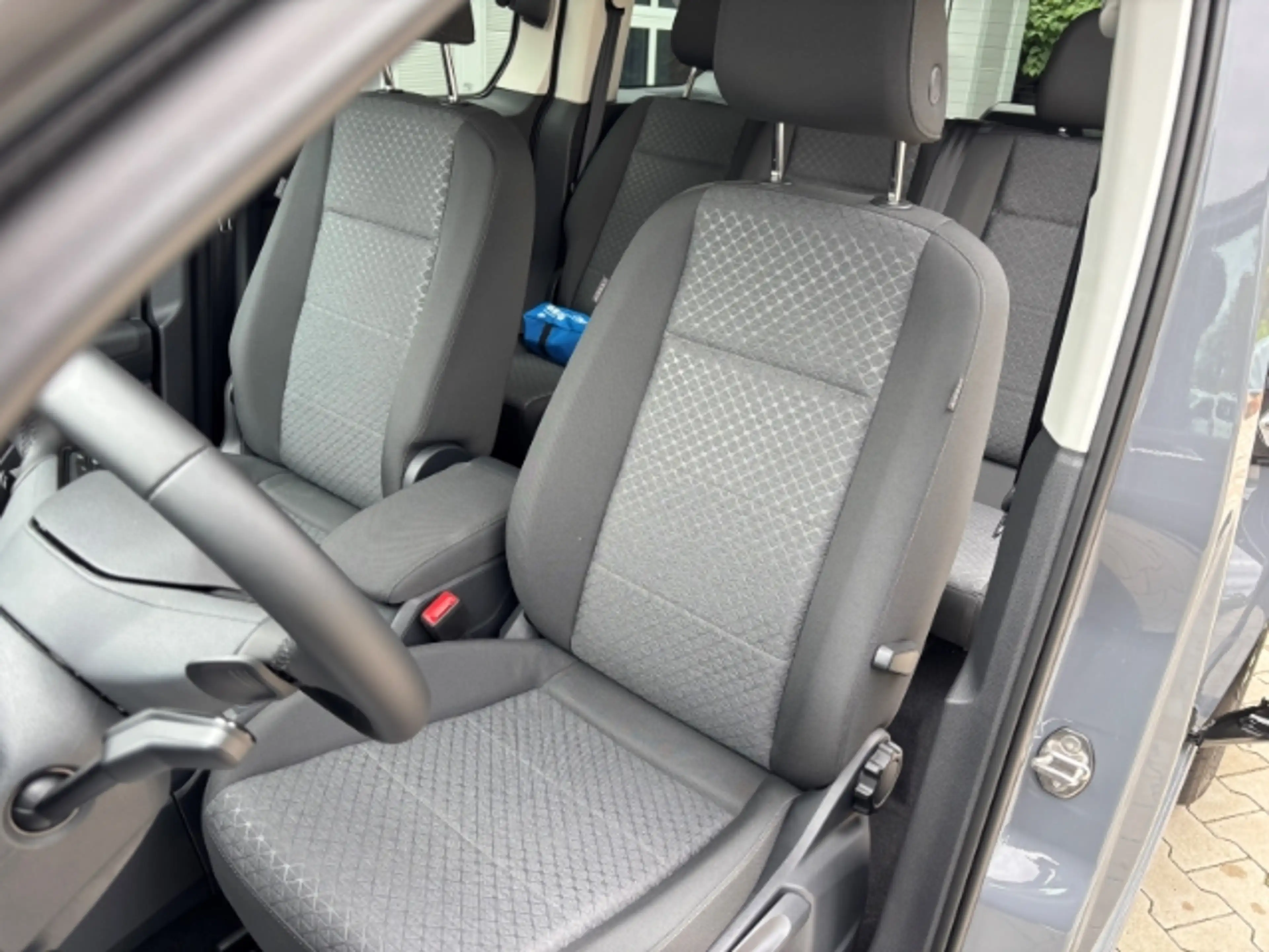 Ford Tourneo Connect Titanium,RfK,tolle Ausstattung,SH,Applecar,Freispr — photo 8