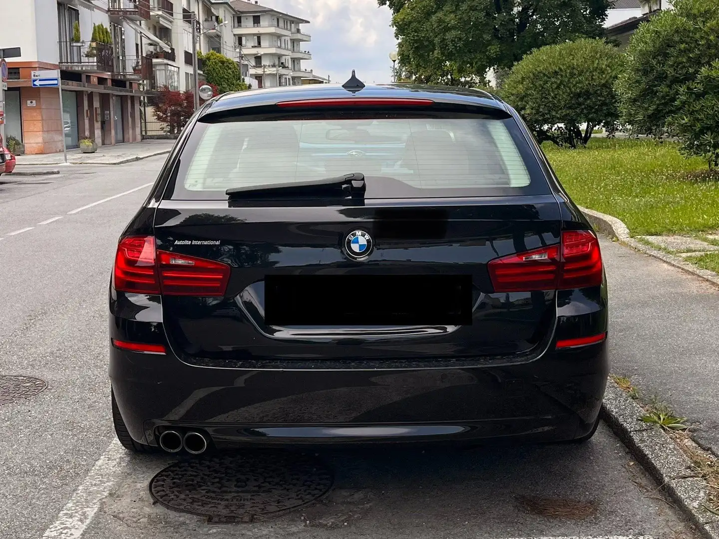 BMW 518 518d Touring Business 150cv auto Negro - 2