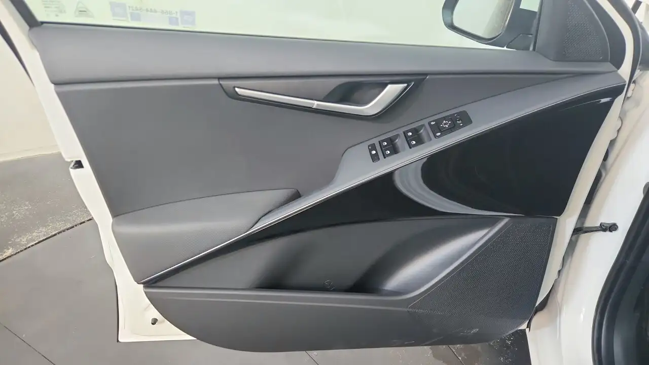 Kia Niro снимка Kia Niro