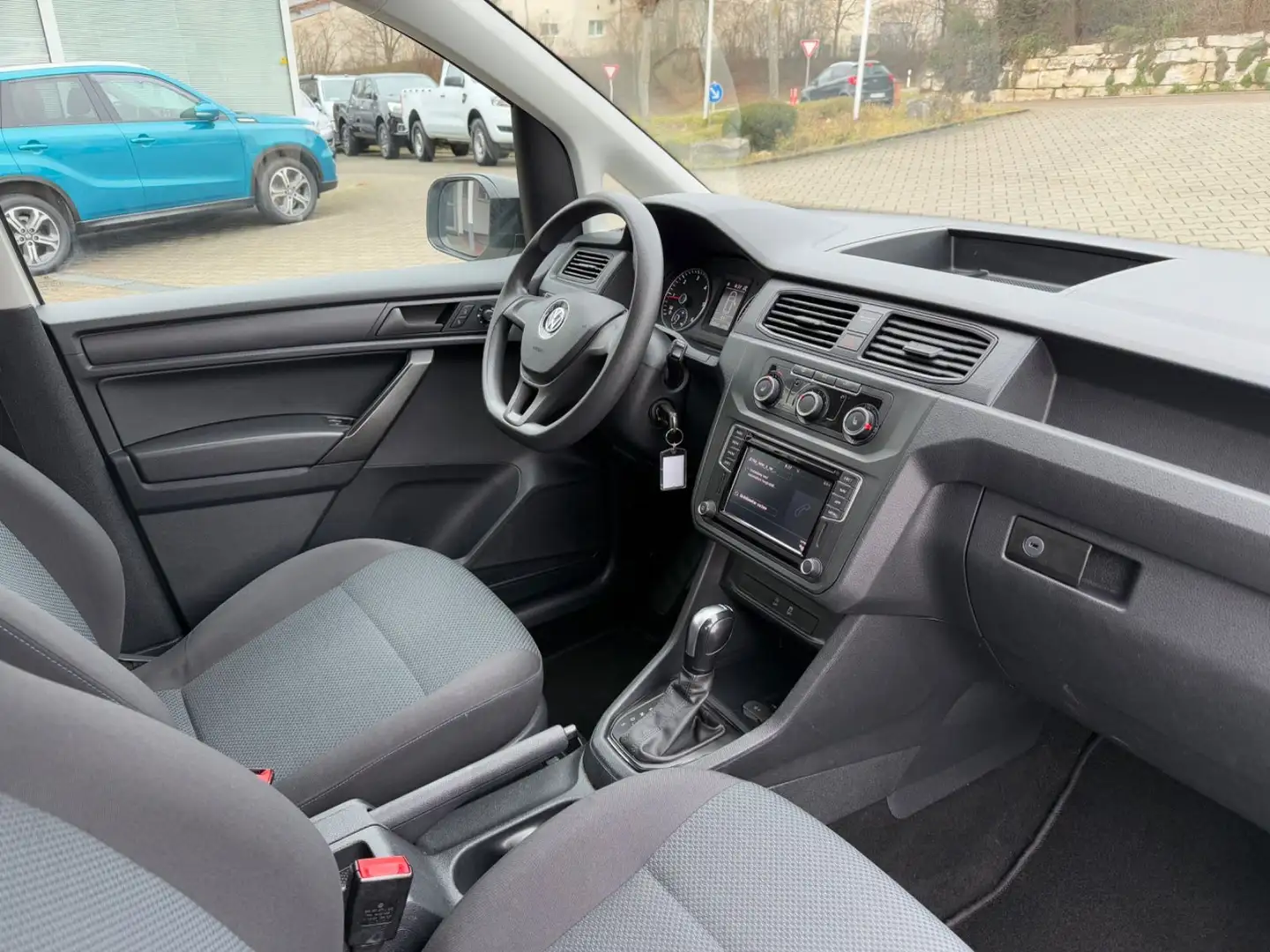 Volkswagen Caddy 2.0 TDI DSG Conceptline BMT Navi Klima PDC Weiß - 2