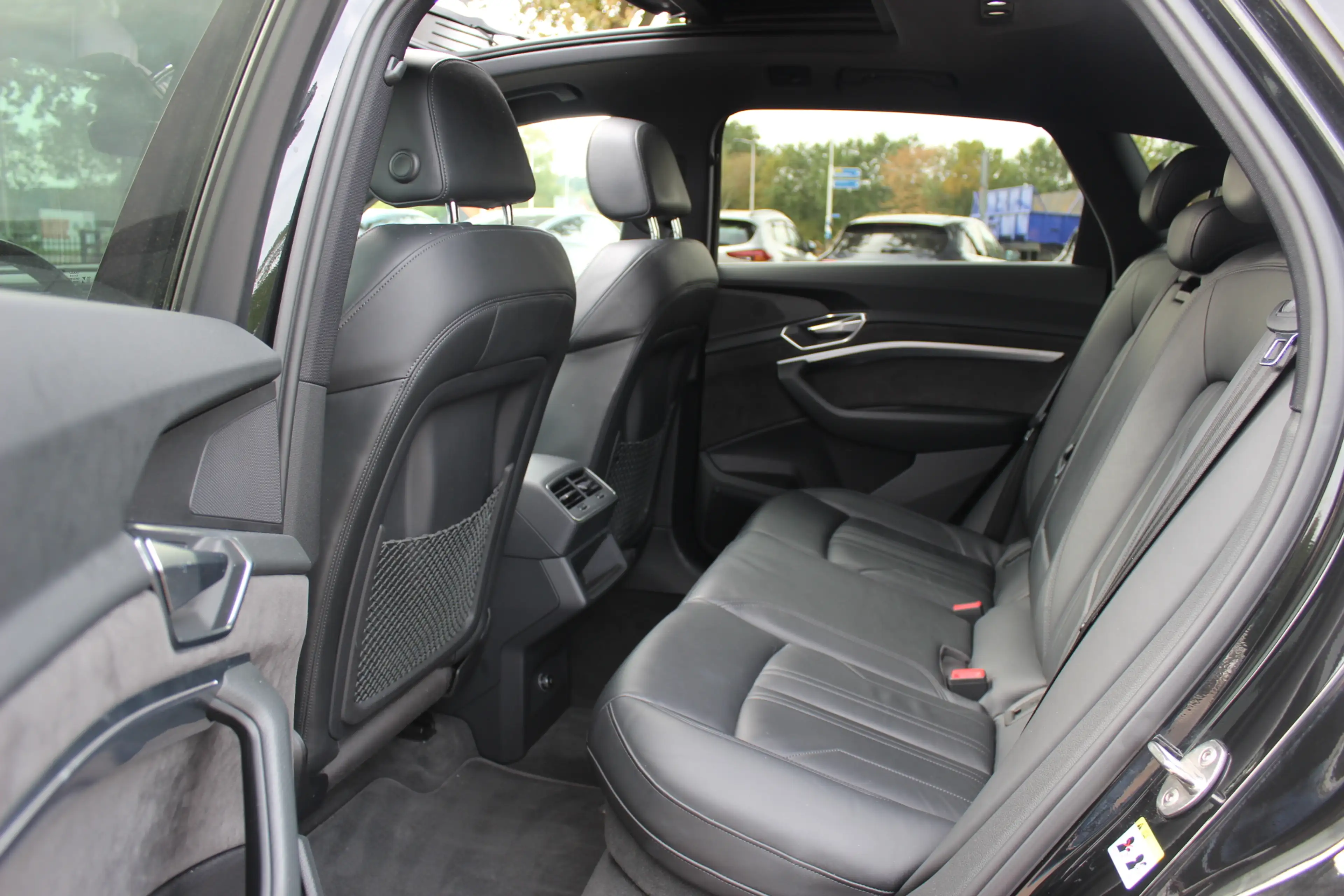 Audi e-tron e-tron 55 quattro advanced Pro Line Plus 95 kWh / — photo 12