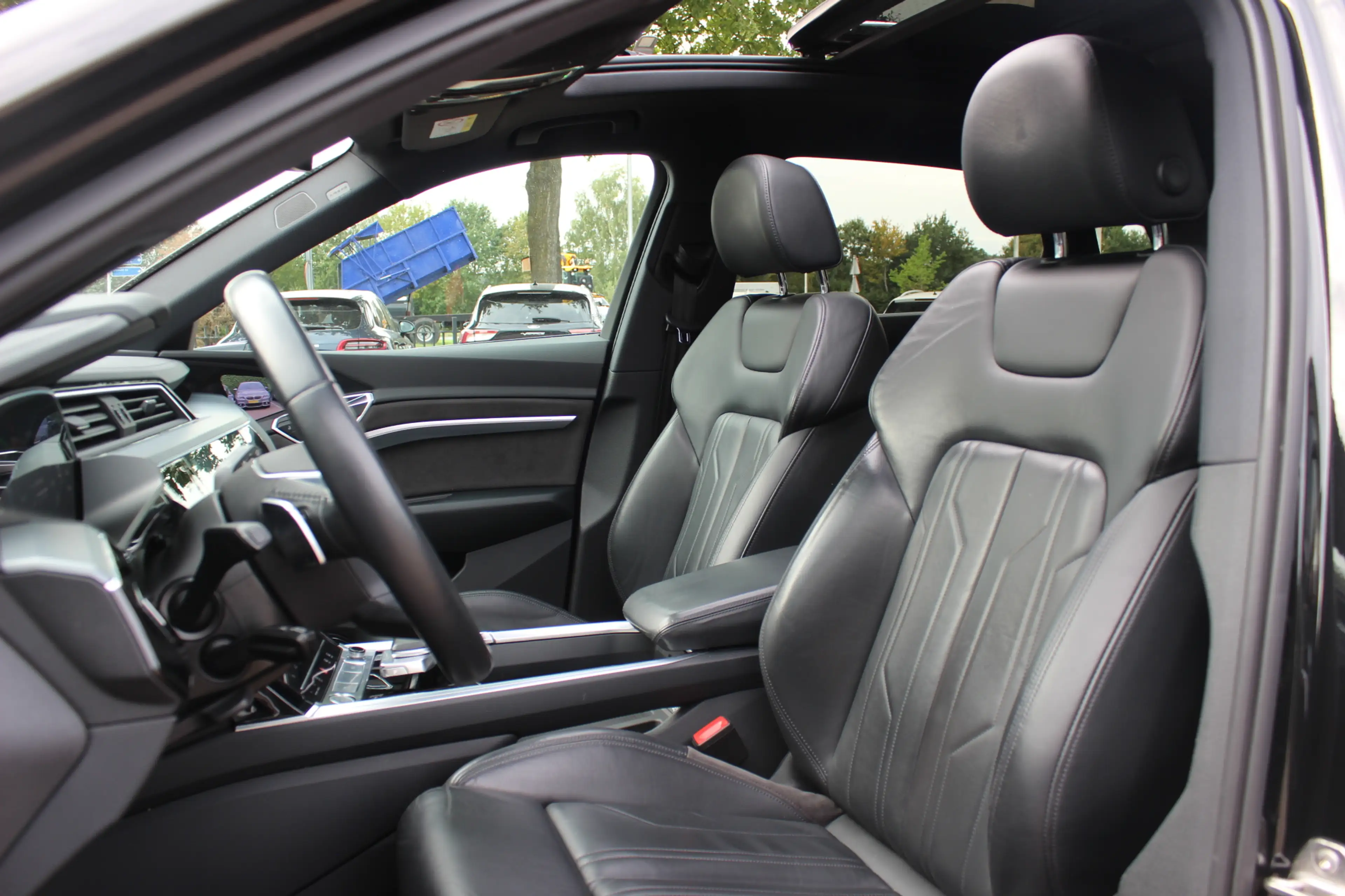 Audi e-tron e-tron 55 quattro advanced Pro Line Plus 95 kWh / — photo 5