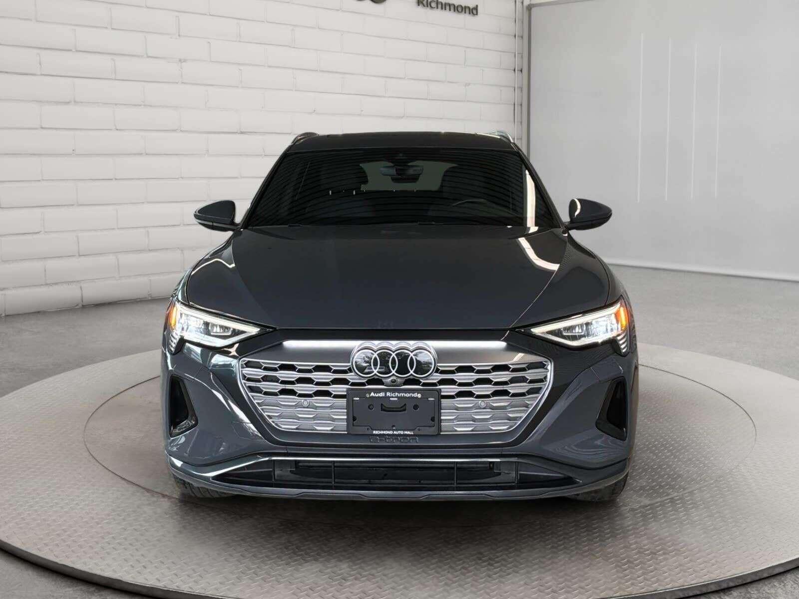 2024 Audi Q8 e-tron | TRAILER HITCH | PHONEBOX WIRELESS CHARGING | 2ND — photo 1
