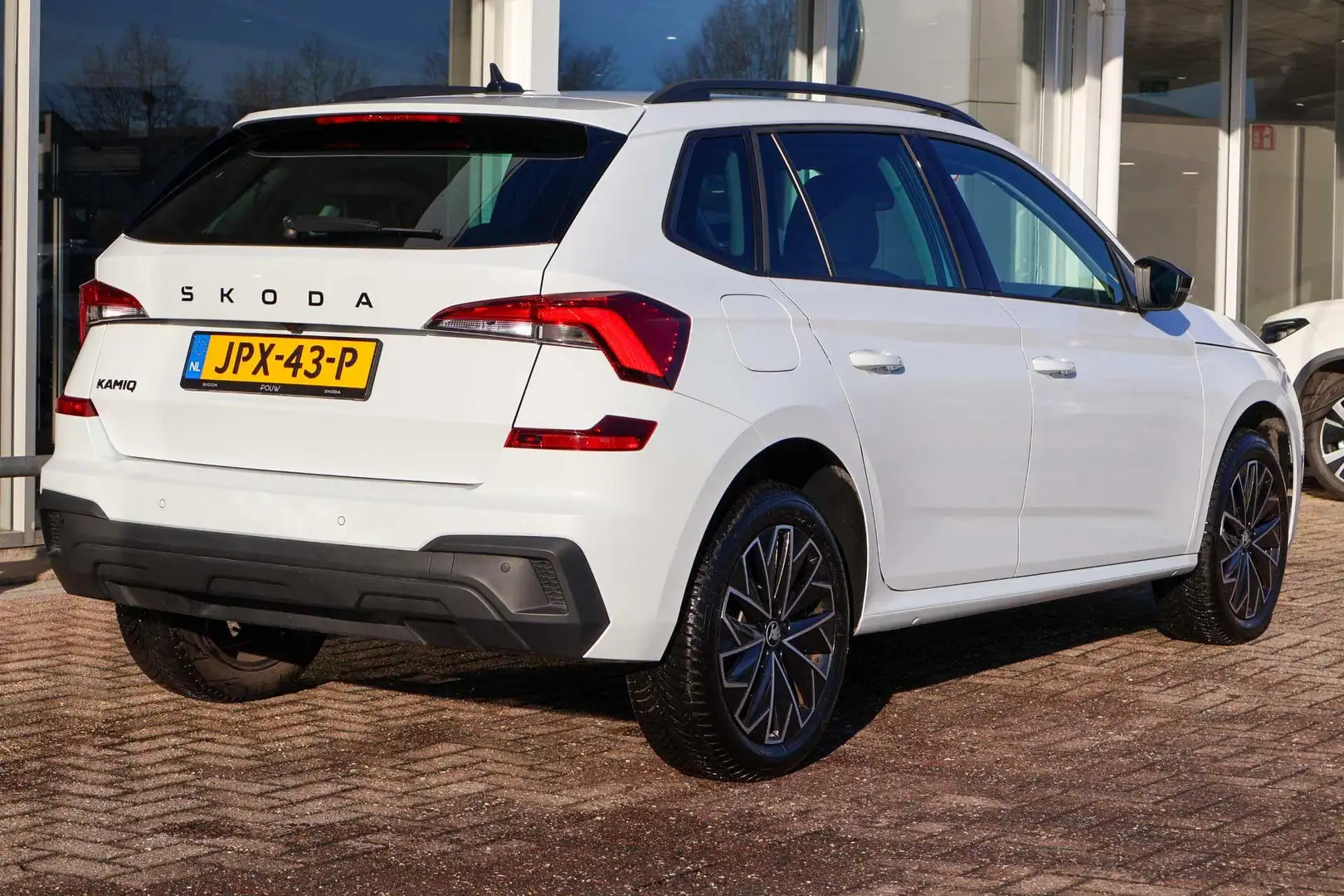 Skoda Kamiq 1.0 TSI 115pk Selection | Camera | PDC | Keyless | Weiß - 2
