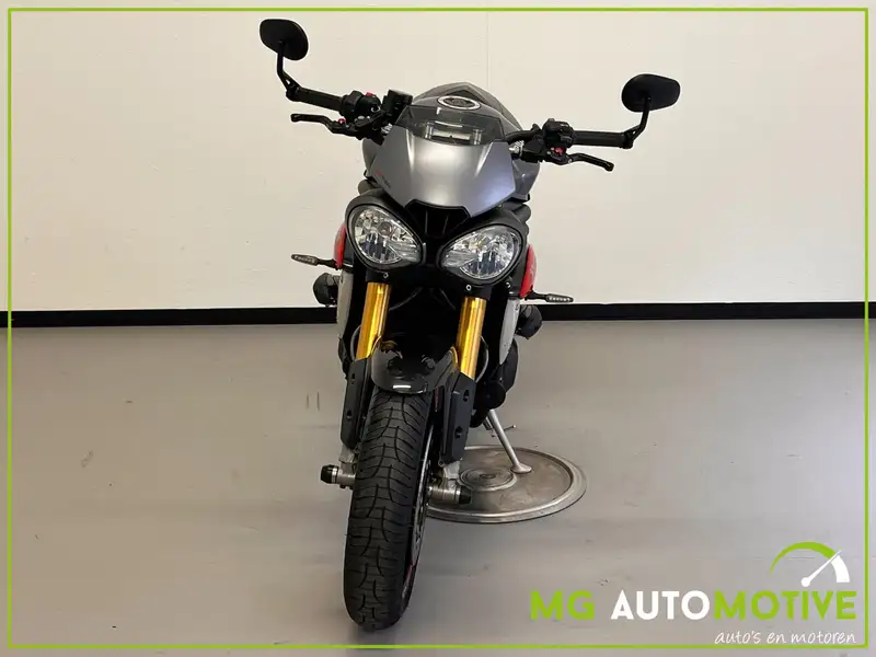 Triumph Speed Triple R - foto 8