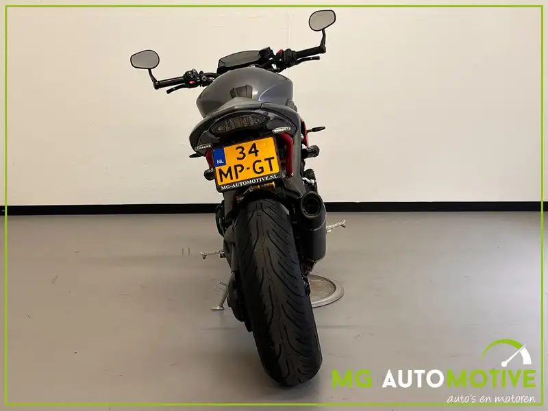 Triumph Speed Triple R - foto 4