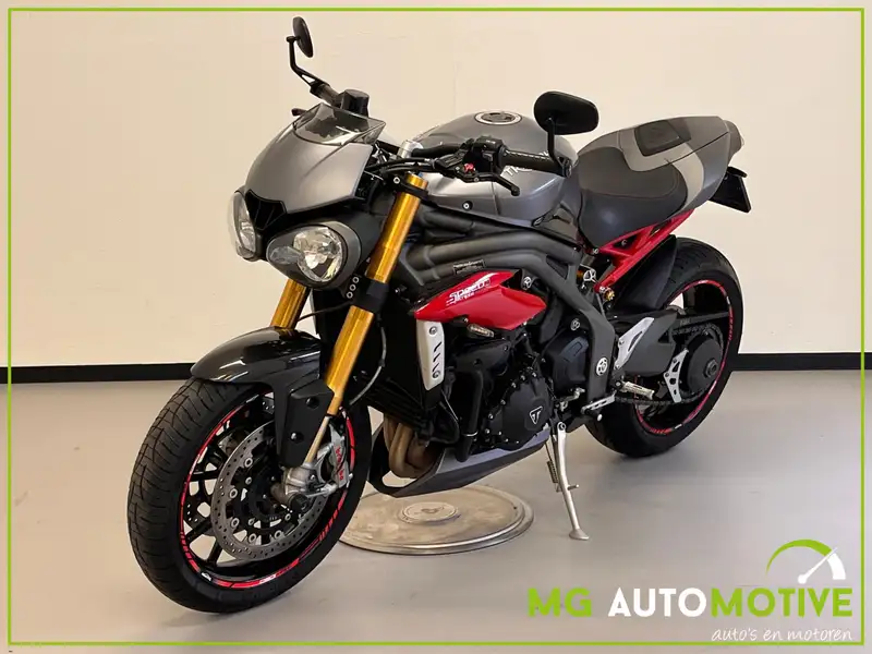 Triumph Speed Triple R - foto 7