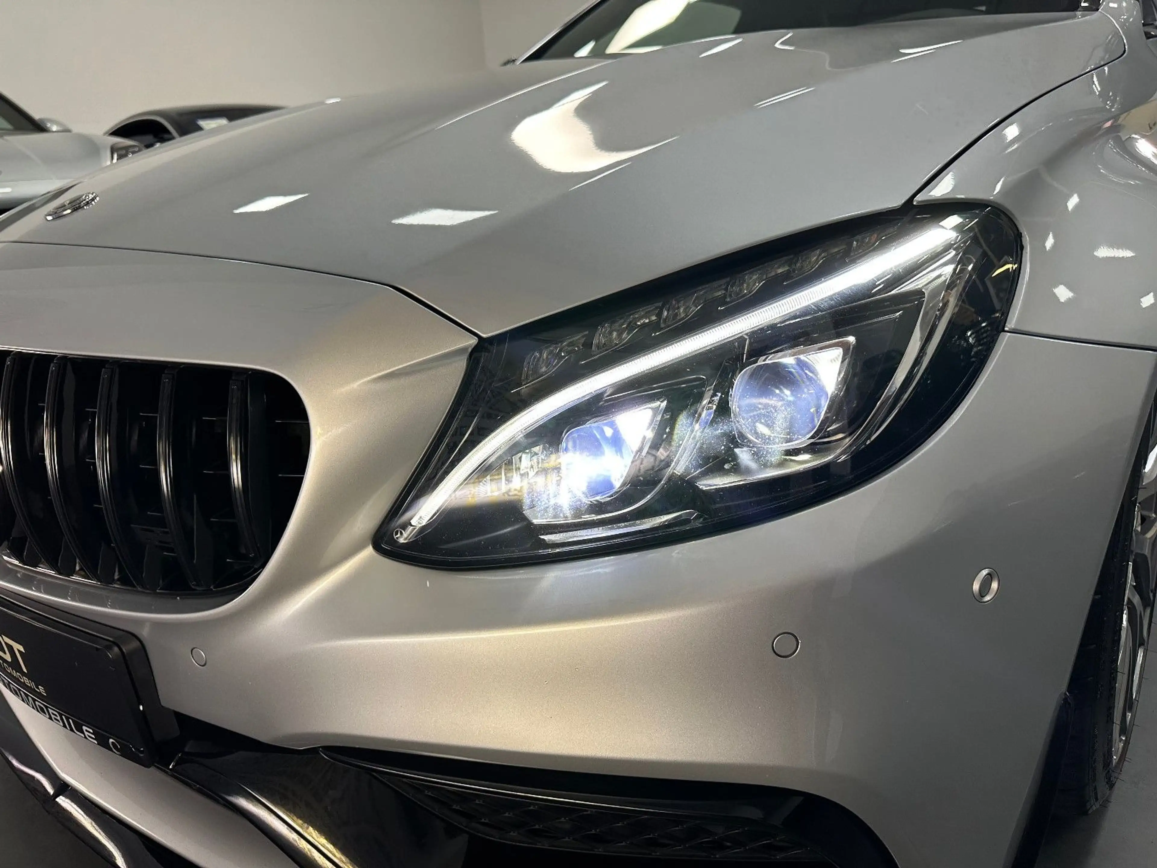 Mercedes-Benz C 63 AMG Coupe *VOLLAUSSTATTUNG*DEUTSCH*2.HD* — photo 2
