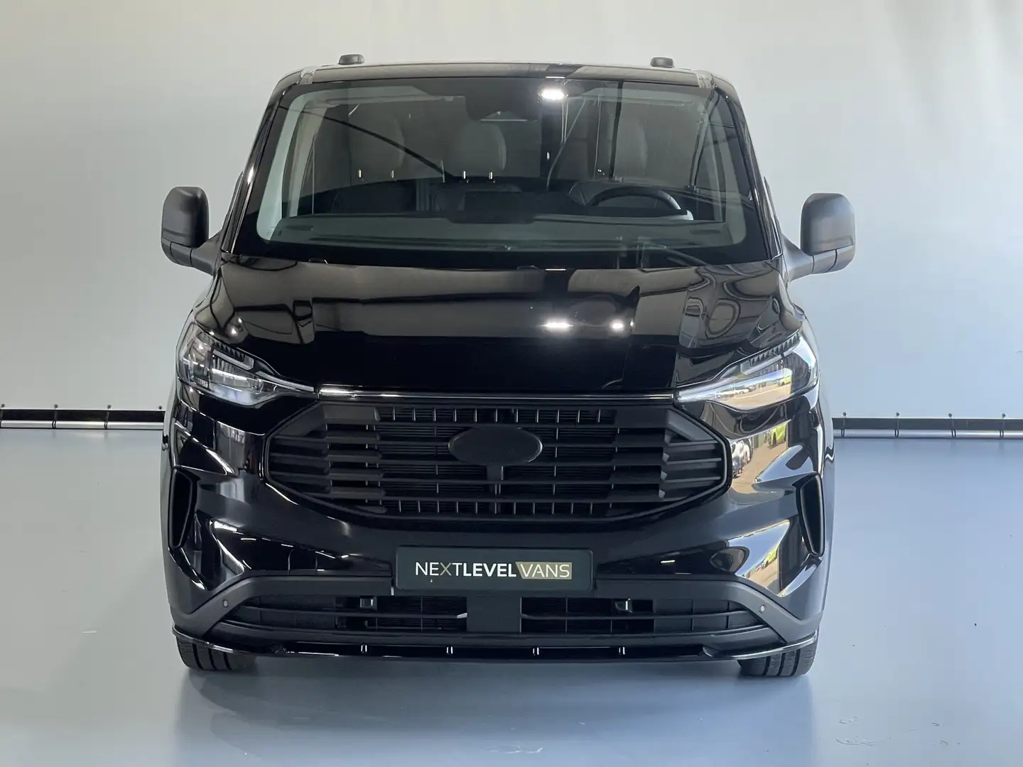 Ford Transit Custom 300 2.0 TDCI L2H1 Trend Navi / Camera / Adaptieve Zwart - 2