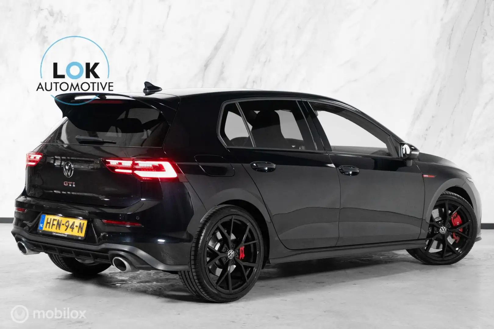 Volkswagen Golf GTI 2.0 TSI Clubsport PANO|IQLIGHT|CARPLAY| Black - 2