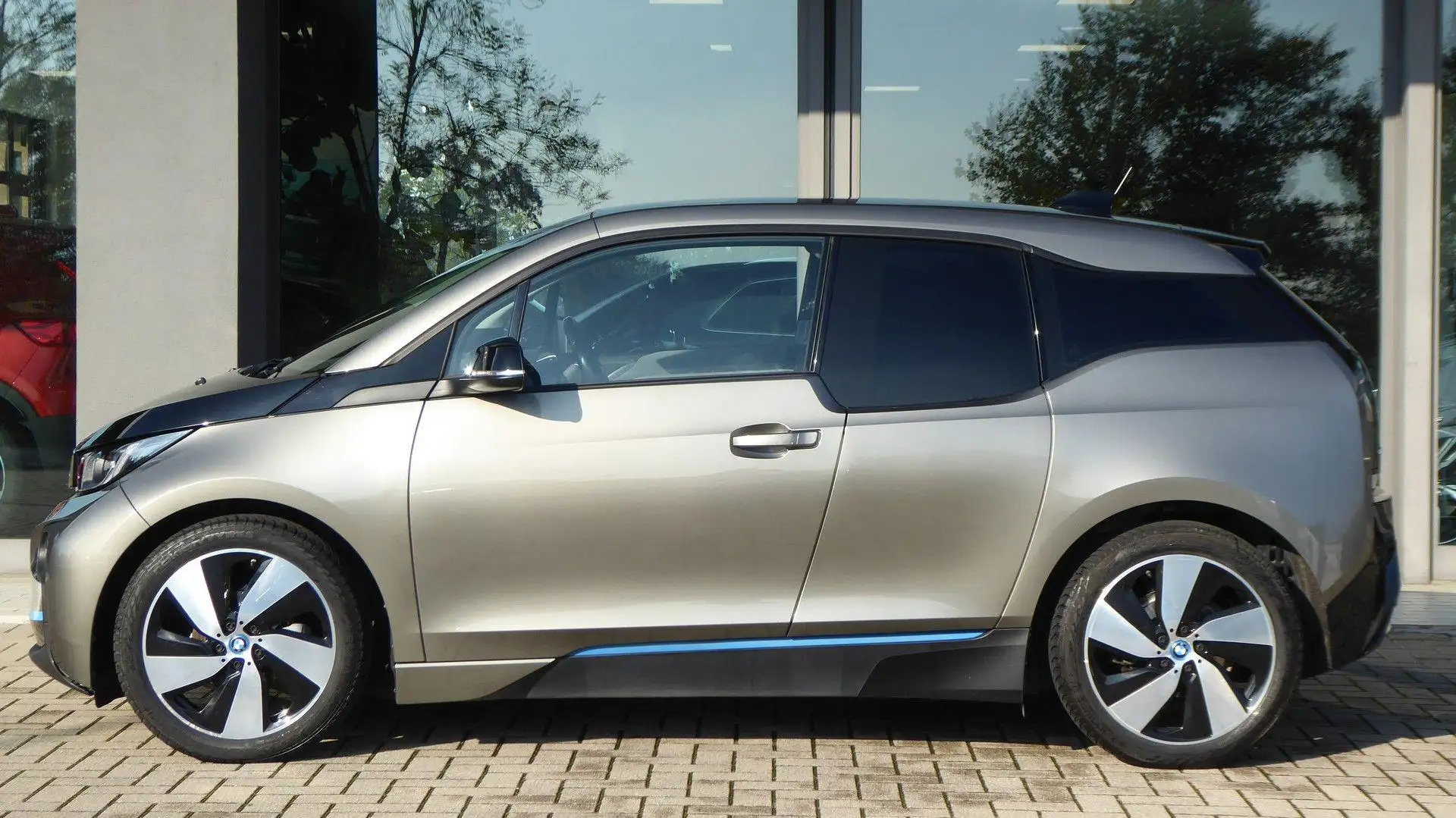 BMW i3 94 Ah siva - 2