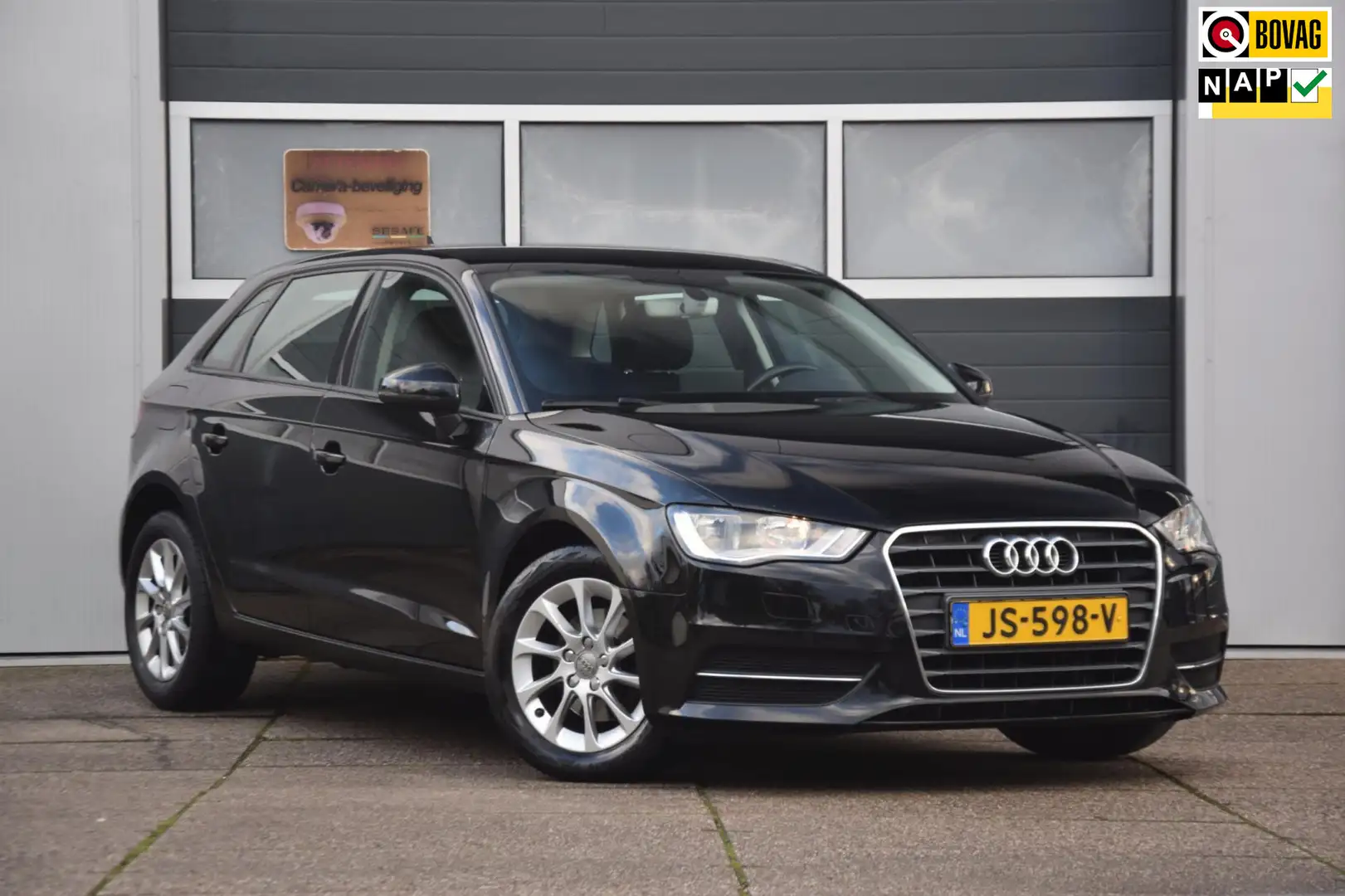 Audi A3 Sportback 1.2 TFSI Attraction NL auto met onderhou Zwart - 1