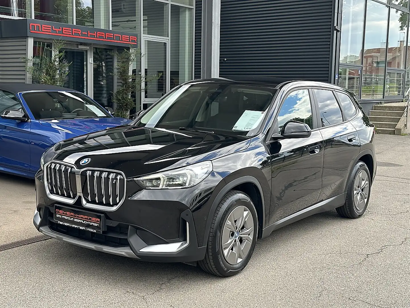 BMW Ix1