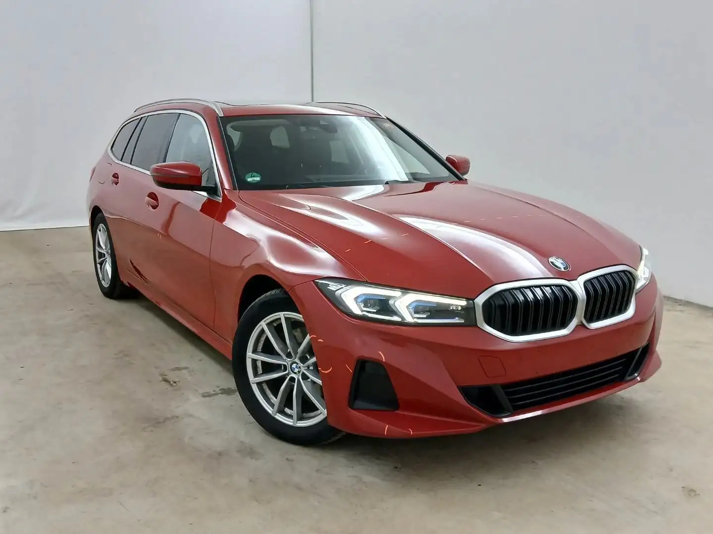 BMW 320 d Touring / PANORAMA / LEDER / HEAD-UP / 1HA Rouge - 2