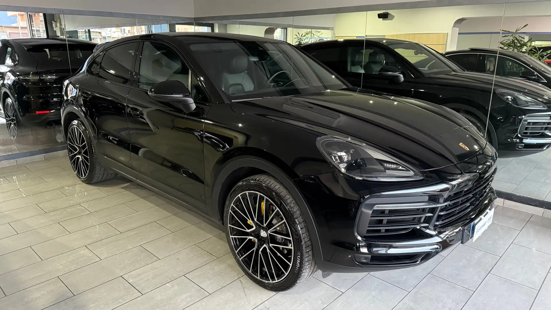 Porsche Cayenne Coupe 3.0 TETTO CERCHIO 22 PACK  BLACK Nero - 2