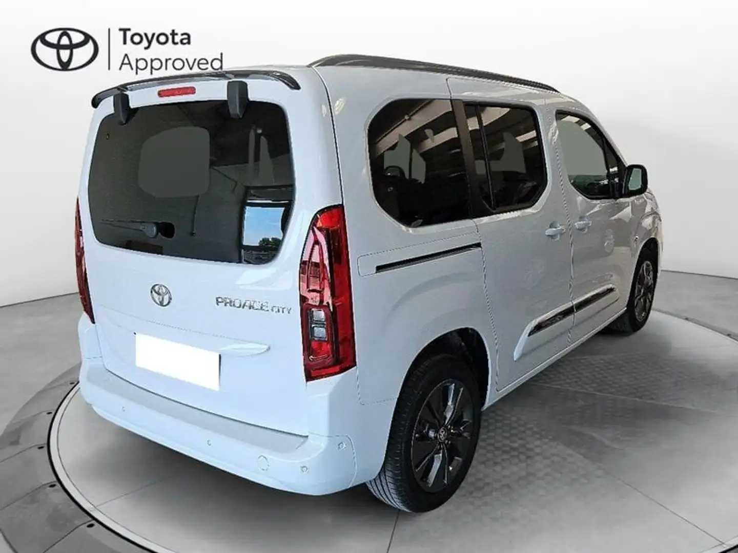 Toyota Proace City 1.5D 130 CV S&S Short A/T Luxury Bianco - 2