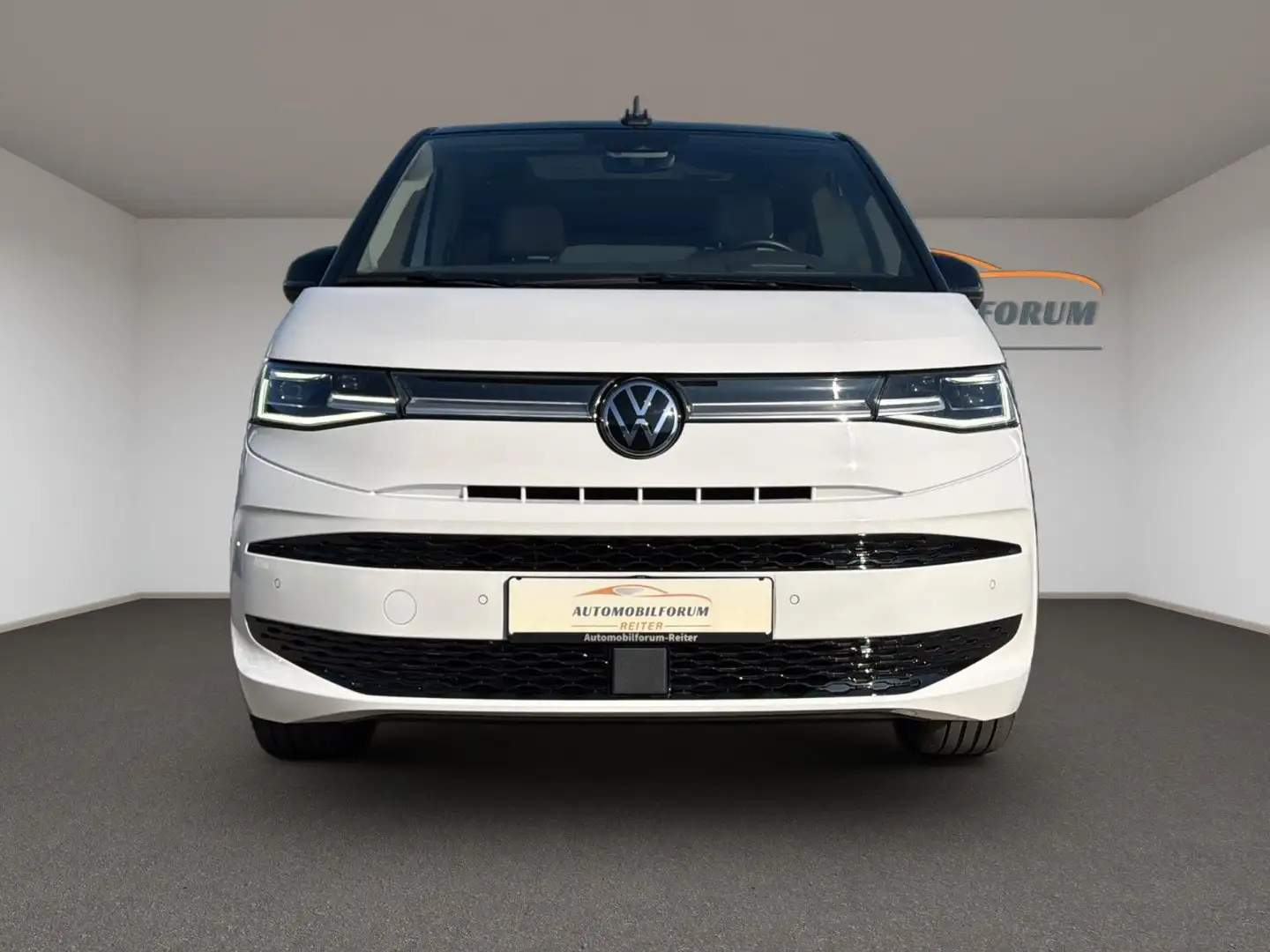 Volkswagen T7 Multivan Edition lang Vollausstattung Weiß - 2