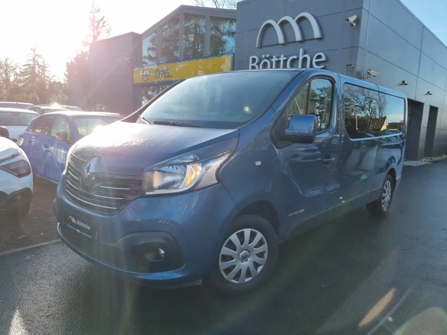 Renault Trafic L2H1 2,9t (9 Sitze) Expression 1.6 dCi Blau - 1