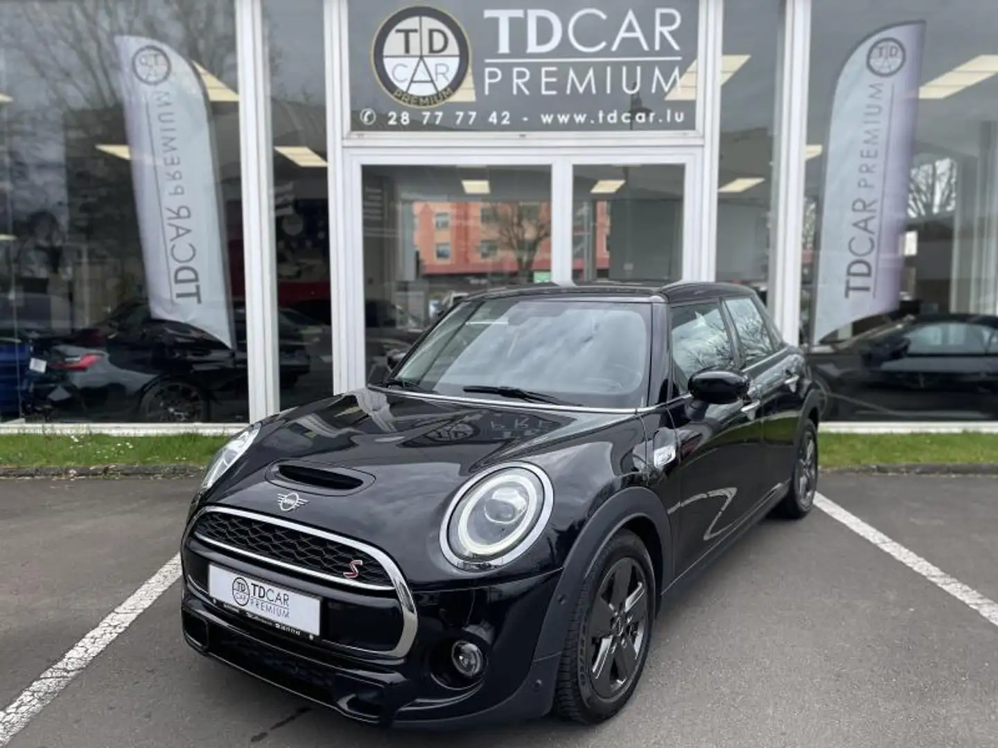 MINI Cooper S 2.0 Yours Trim Auto. Noir - 1