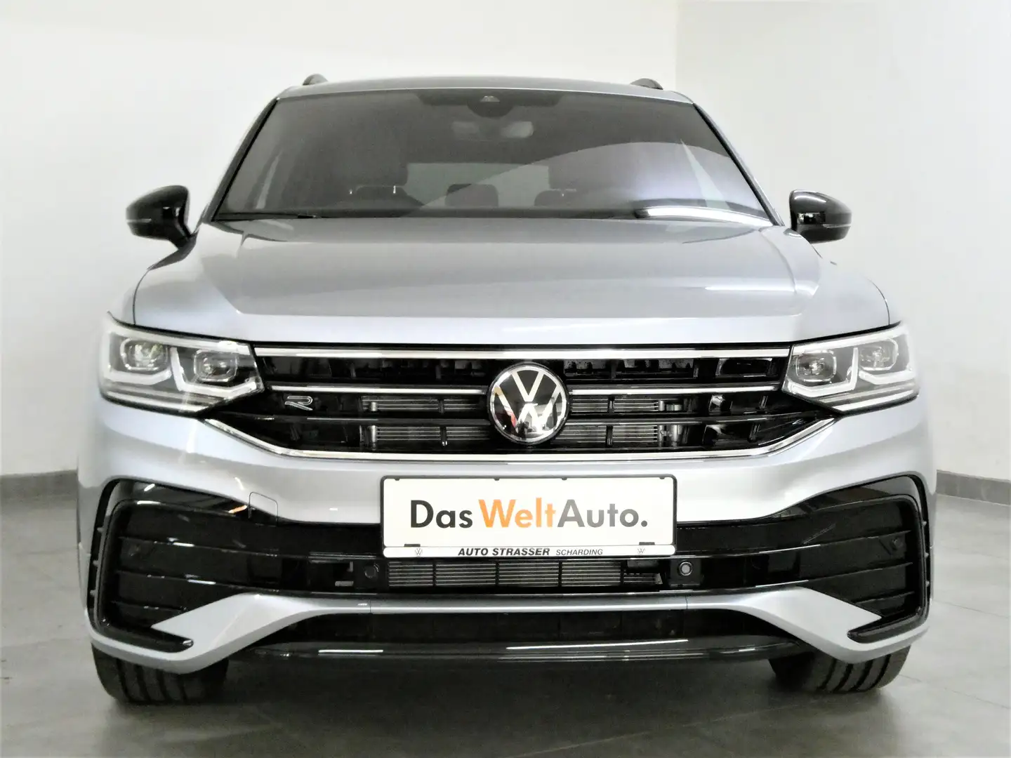 Volkswagen Tiguan Allspace DSG "R-Line" Matrix Navi Ahk ACC App R-Kamera DAB Silber - 2