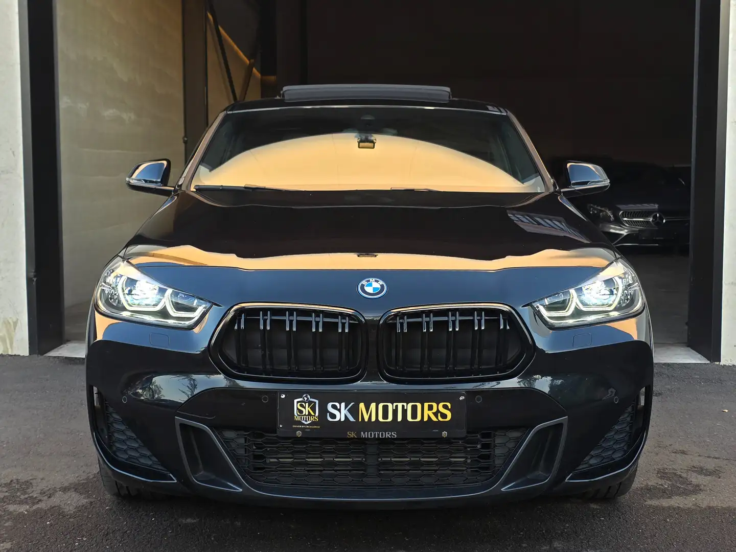 BMW X2 M-Pack 25E LCI PHEV Xdrive Pano HUD Camera LED 19" Zwart - 2