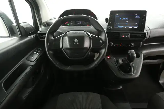 Peugeot Partner view 2