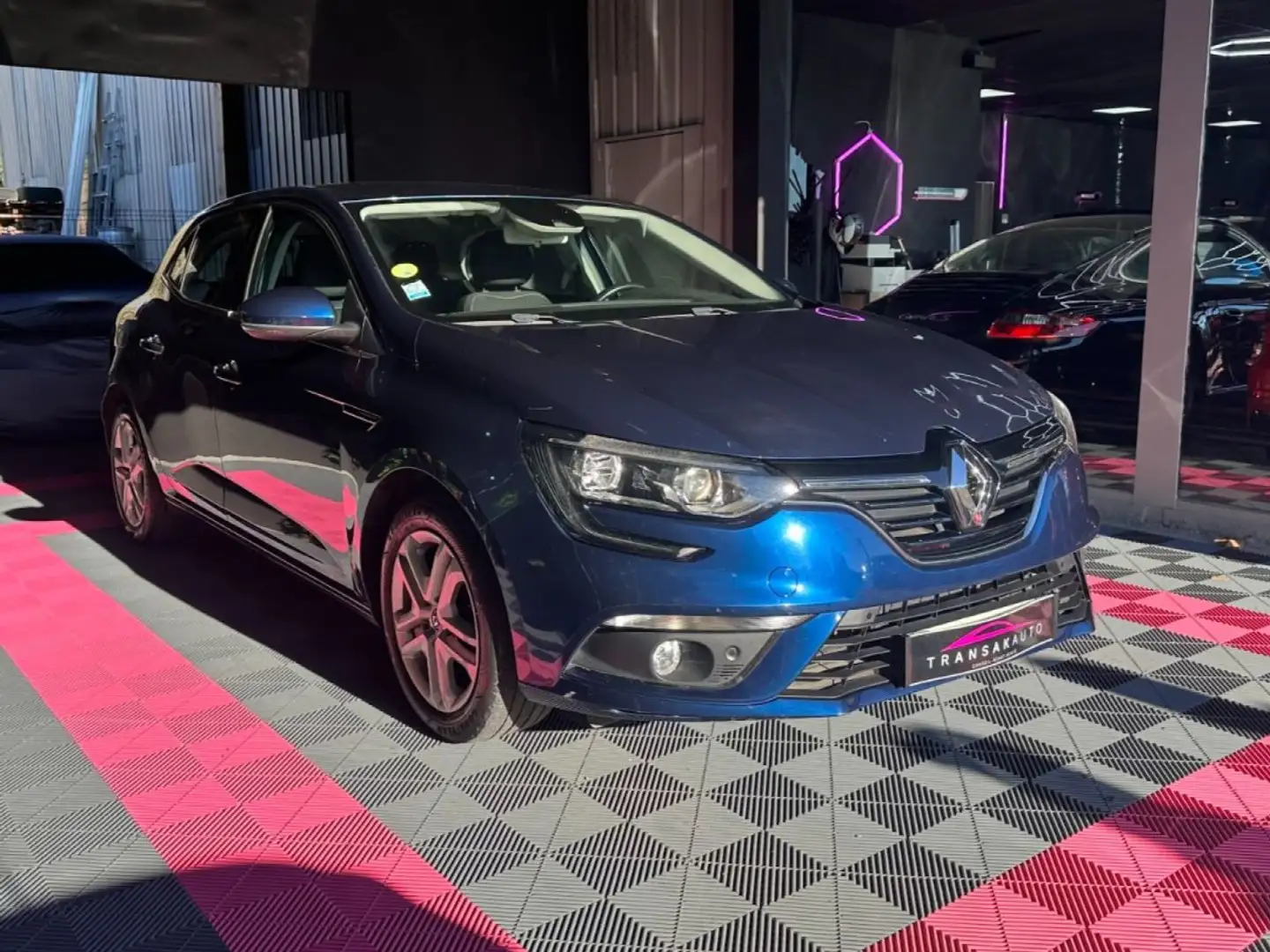 Renault Megane IV BERLINE BUSINESS 1.5 dCi 90 ch Business ~ Distrib OK ~ Carplay ~ Régulateur limiteur de vitesse ~ Rien à prévoir Bleu - 2