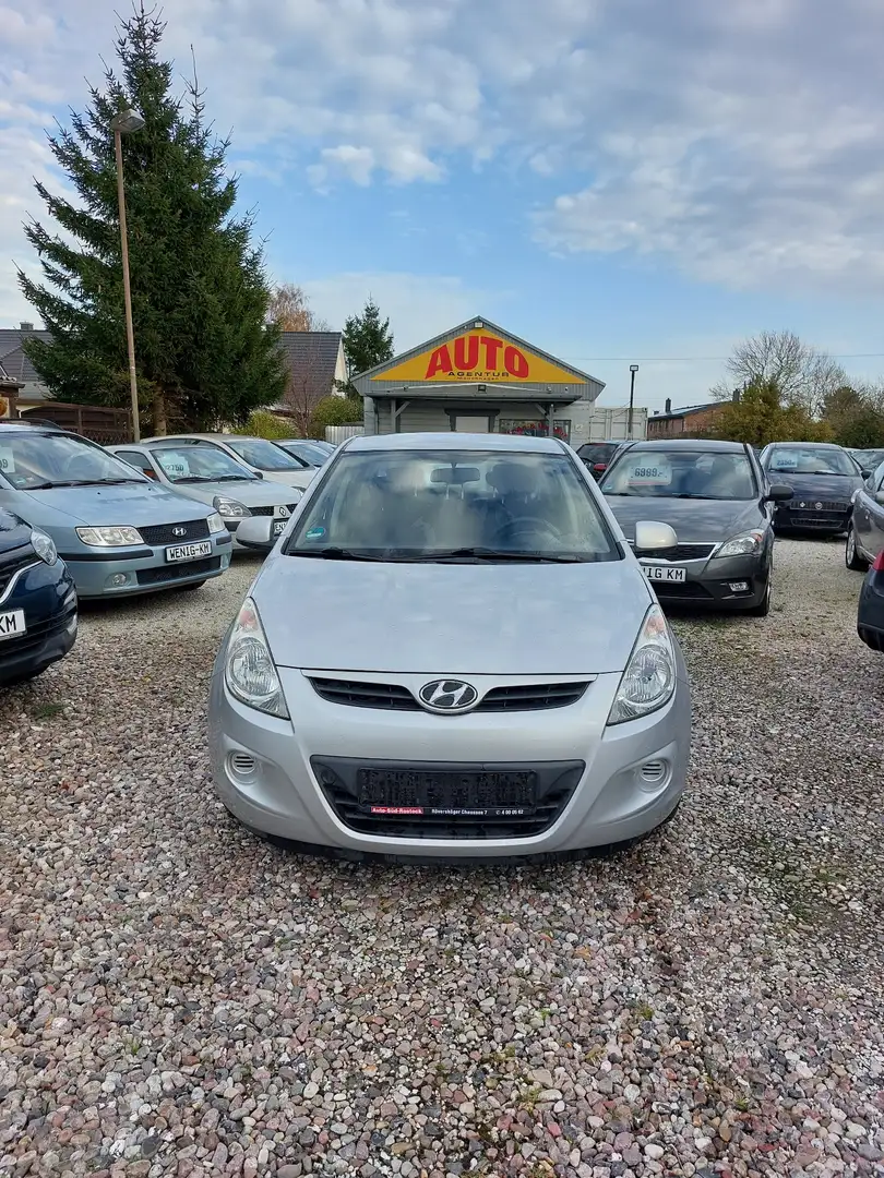 Hyundai i20 5-Türer 1.2 Classic Silber - 2