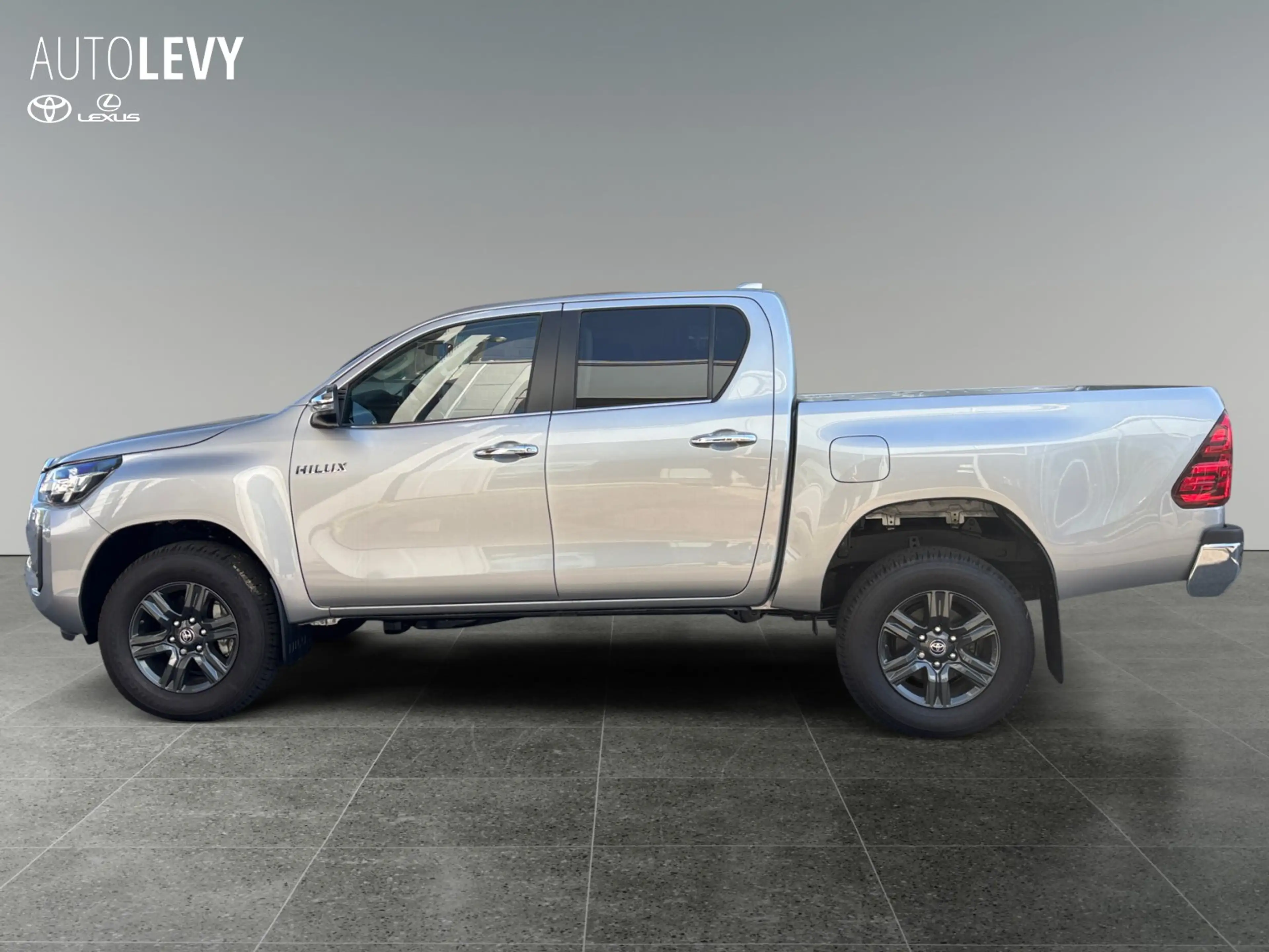 Toyota Hilux 2.4 D-4D Double Cab Comfort PDC/NAVI — photo 3