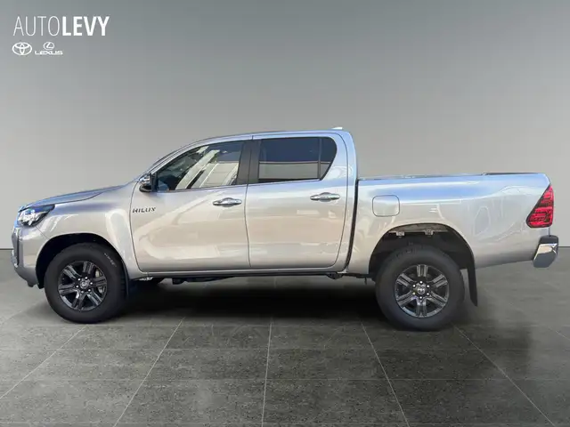Toyota Hilux view 3