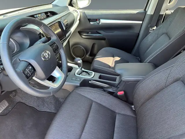 Toyota Hilux view 10