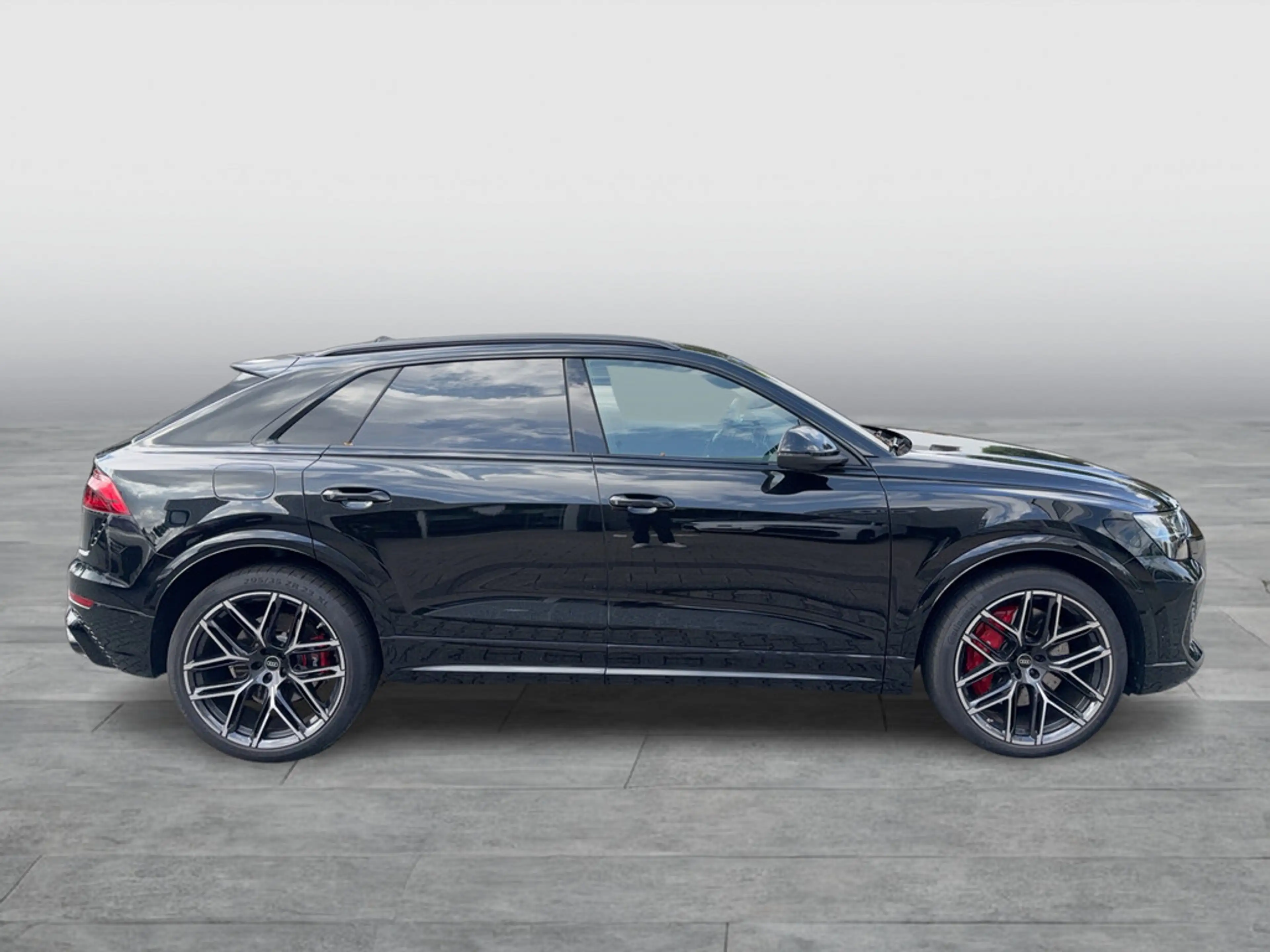 Audi RS Q8 — photo 7