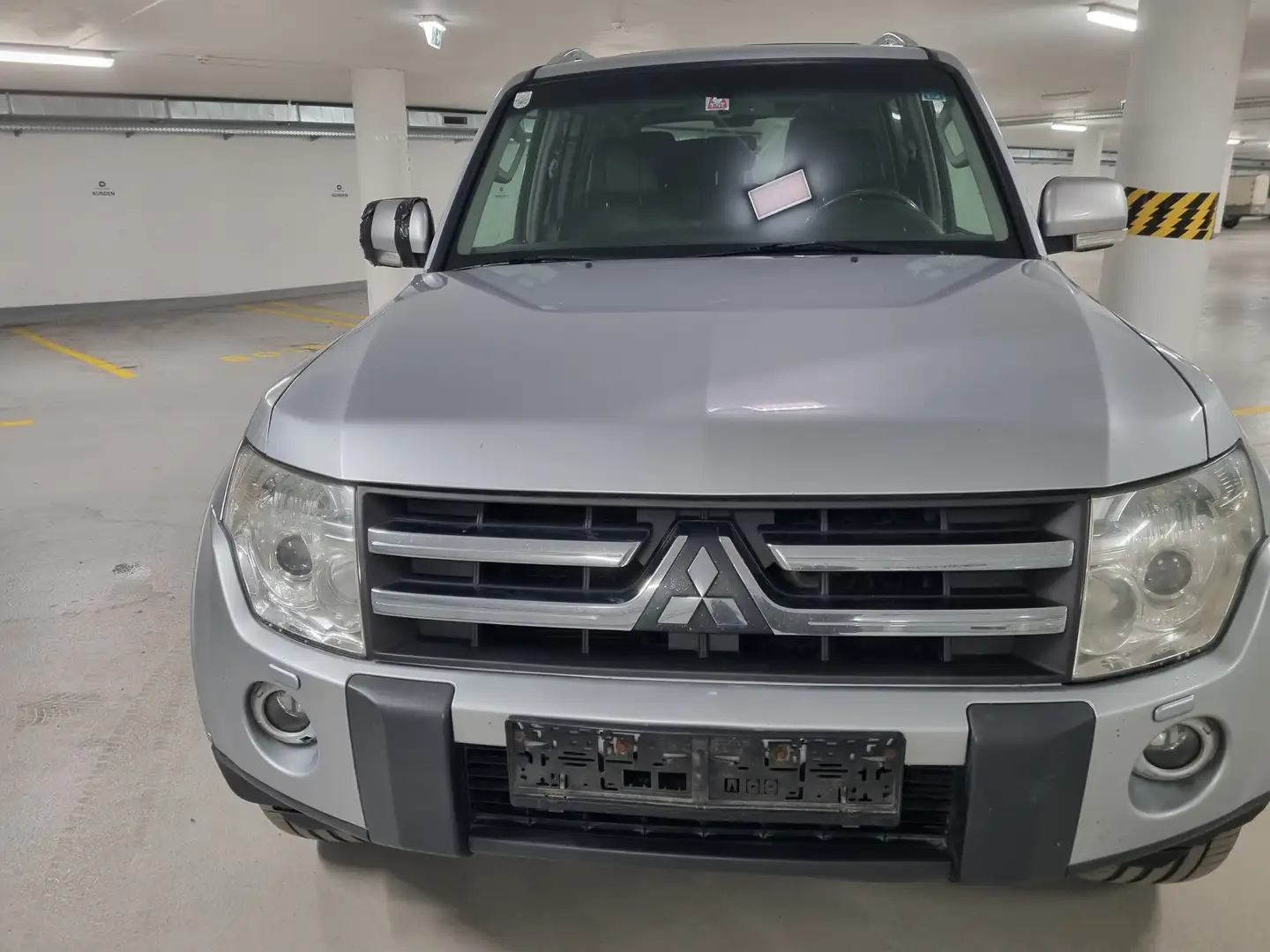 Mitsubishi Pajero Pajero Wagon Invite 3,2 DI-D TD Invite Silber - 2