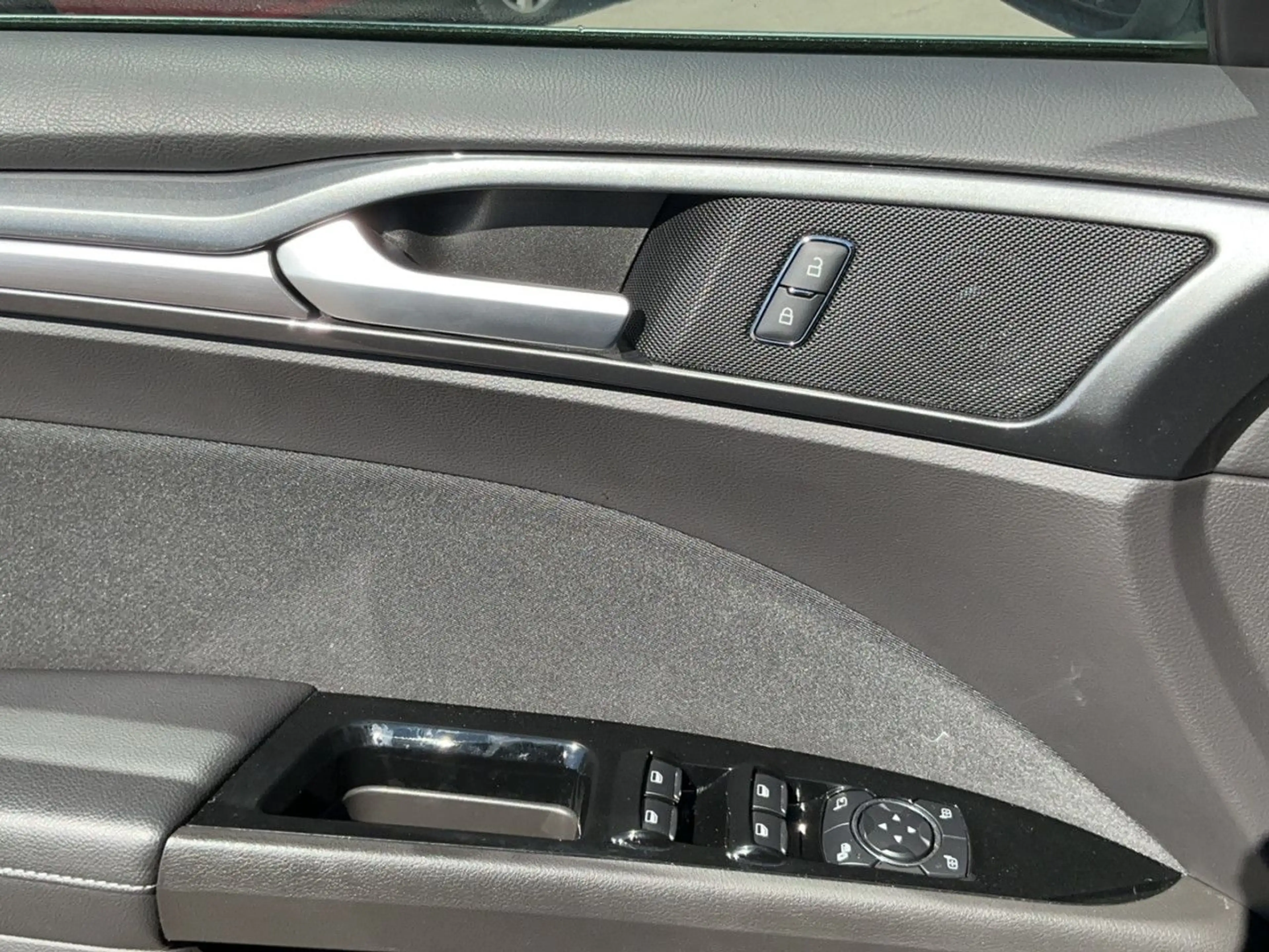 Ford Mondeo Titanium Bluetooth Navi LED Klima — photo 10