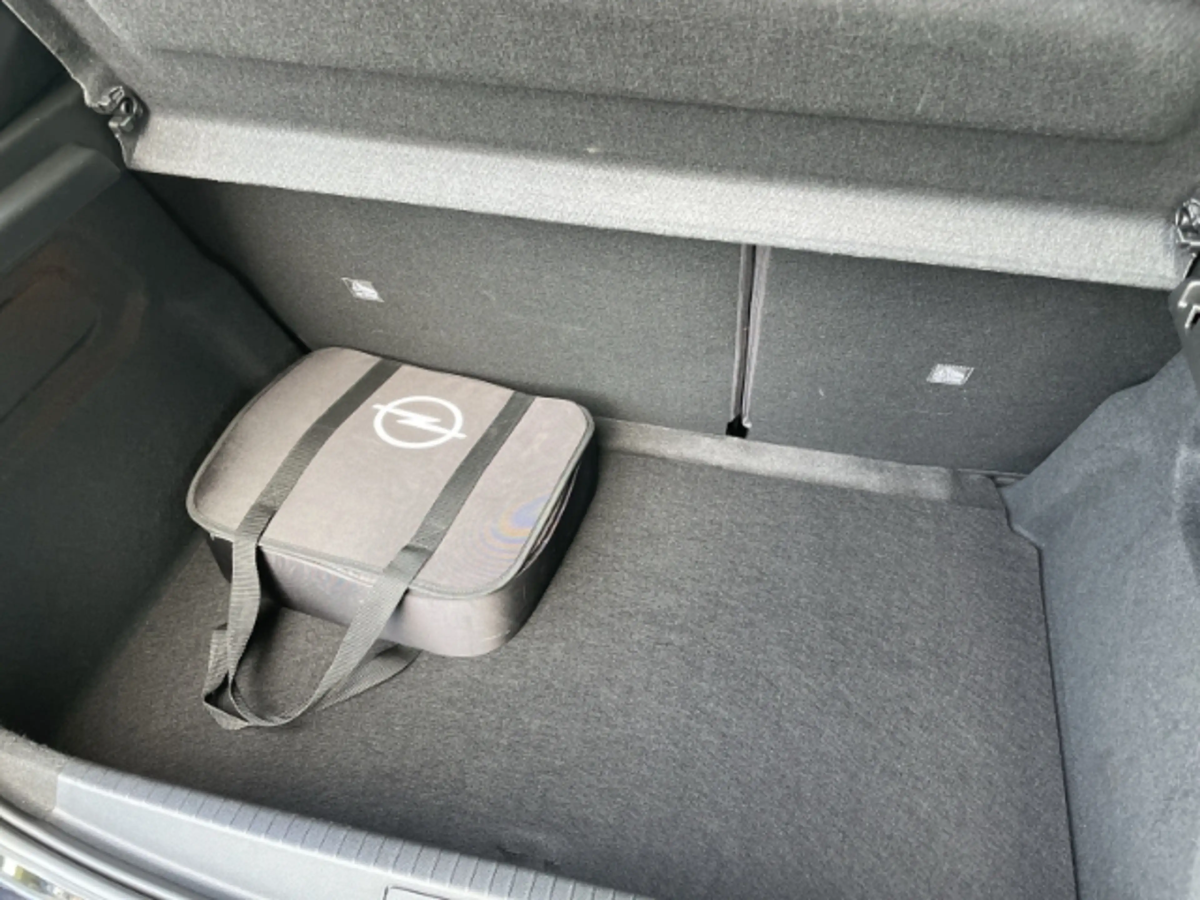 Opel Corsa F GS Line Elektro Navi, Tempomat, DAB, Kamera — photo 6