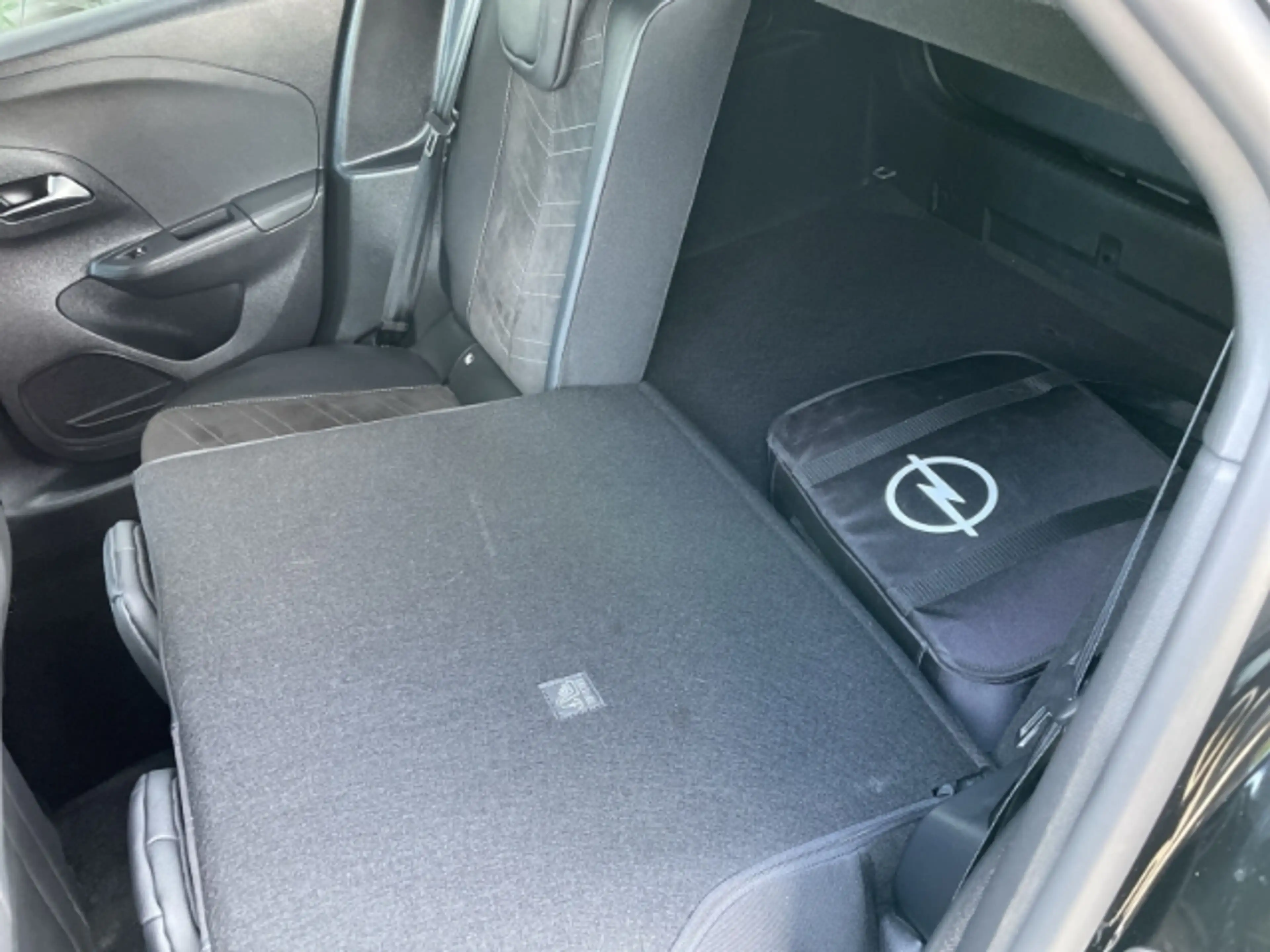 Opel Corsa F GS Line Elektro Navi, Tempomat, DAB, Kamera — photo 8