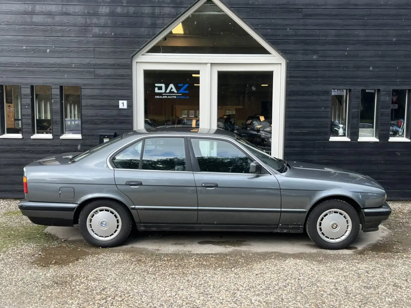 BMW 518 5-serie 518i APK Tot 01-04-2027 Origineel NL Grijs - 2