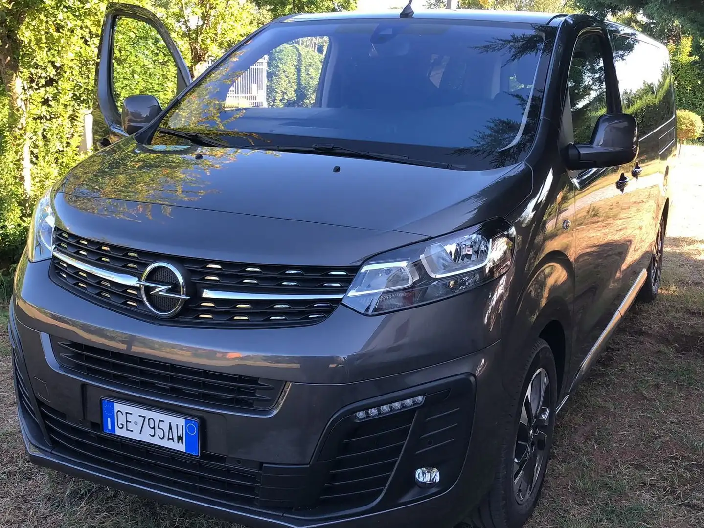 Opel Zafira Life 1.5 120 CV Start e Stop Edition L Gri - 1