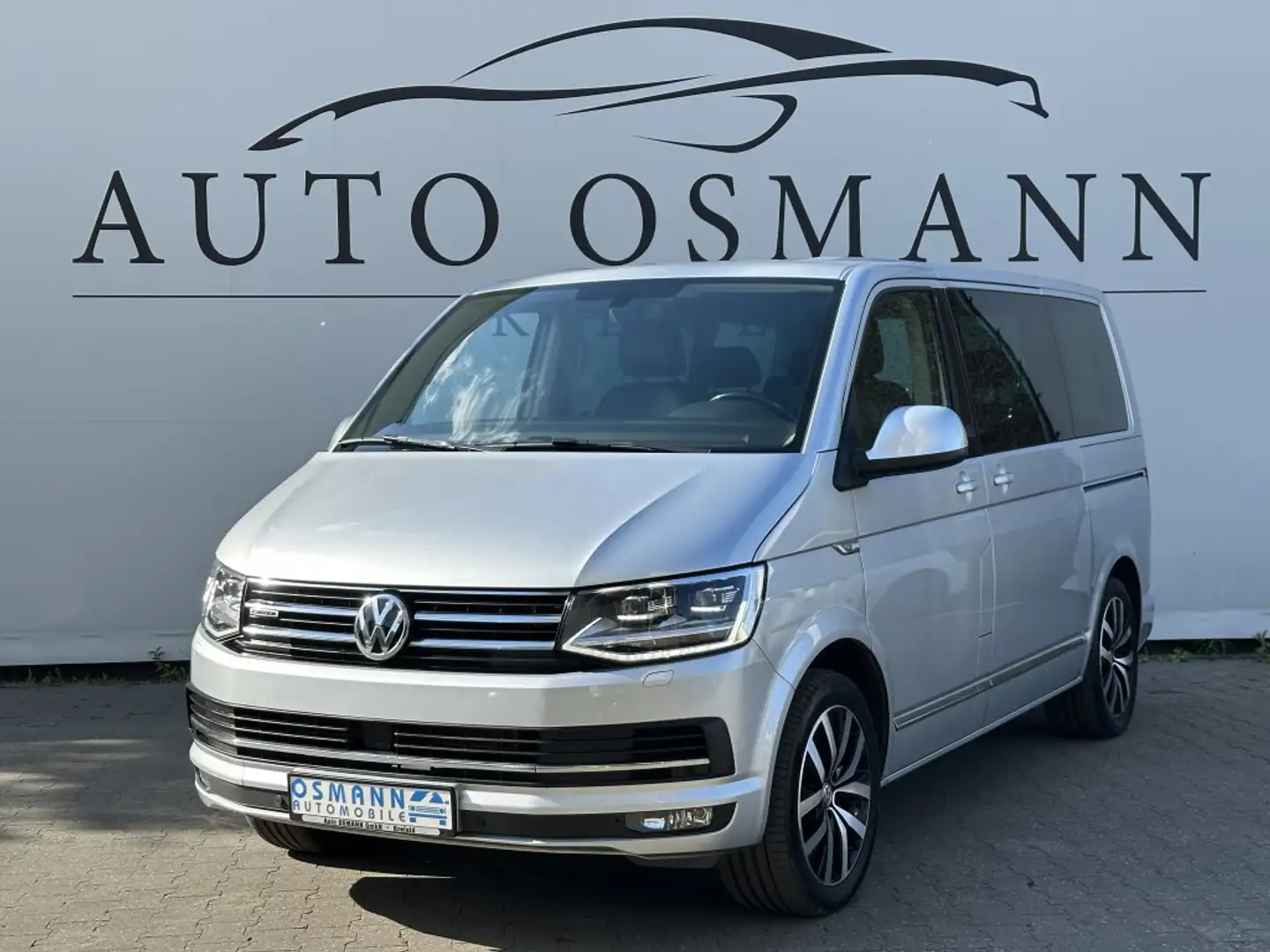 Volkswagen T6 Multivan DSG Kurz 4M Comfortline Schiebedach Plateado - 1