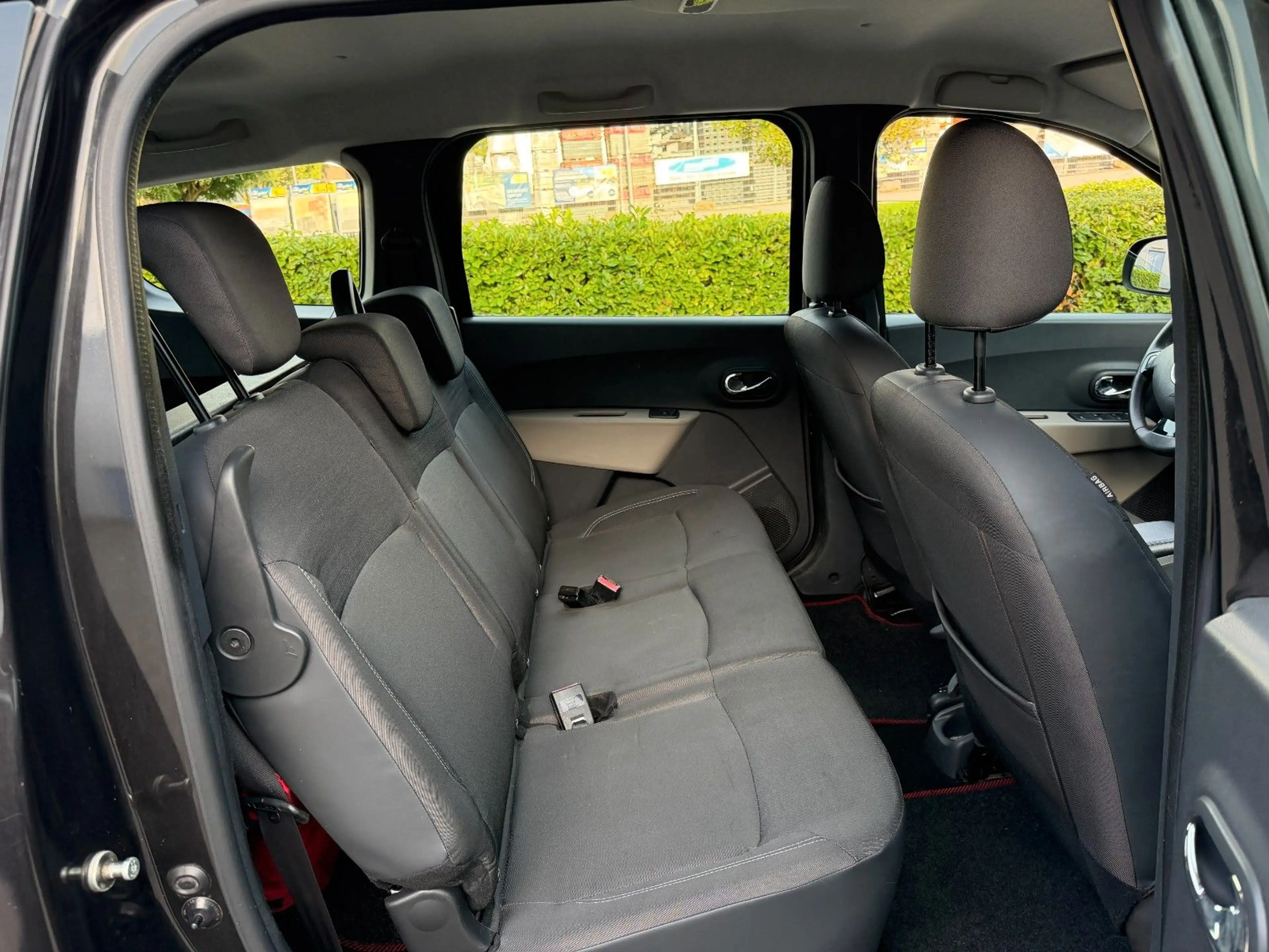 Dacia Lodgy Prestige Garantie*1Hand*7Sitzer*Navi+Touch — photo 13