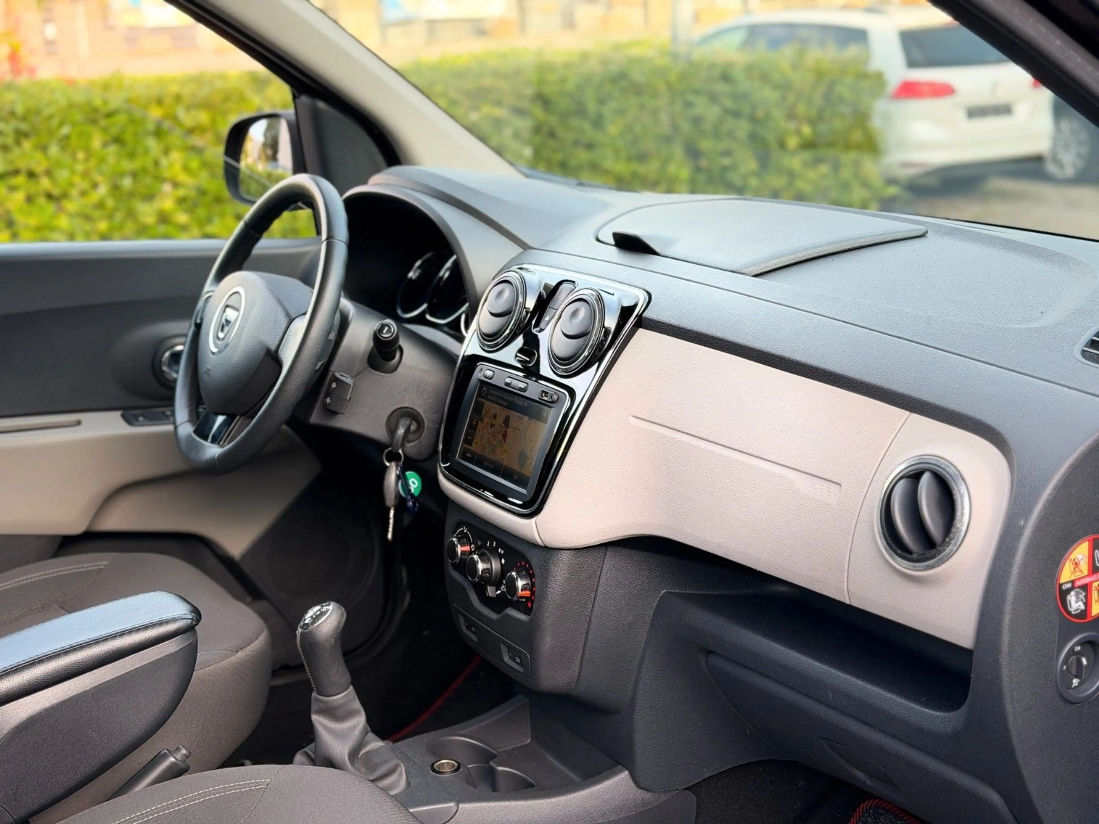 Dacia Lodgy Prestige Garantie*1Hand*7Sitzer*Navi+Touch — photo 14