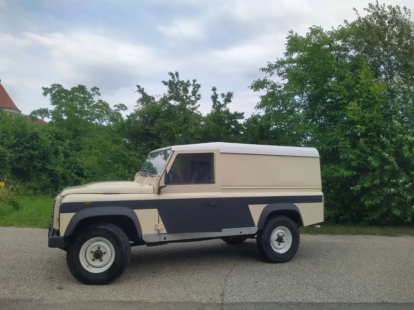 Land Rover Defender Defender 110" Station Wagon E 2,4 TD E Beige - 2