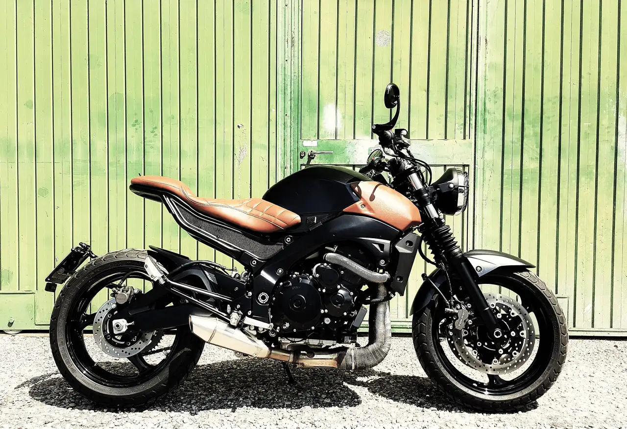 Suzuki GSR 600