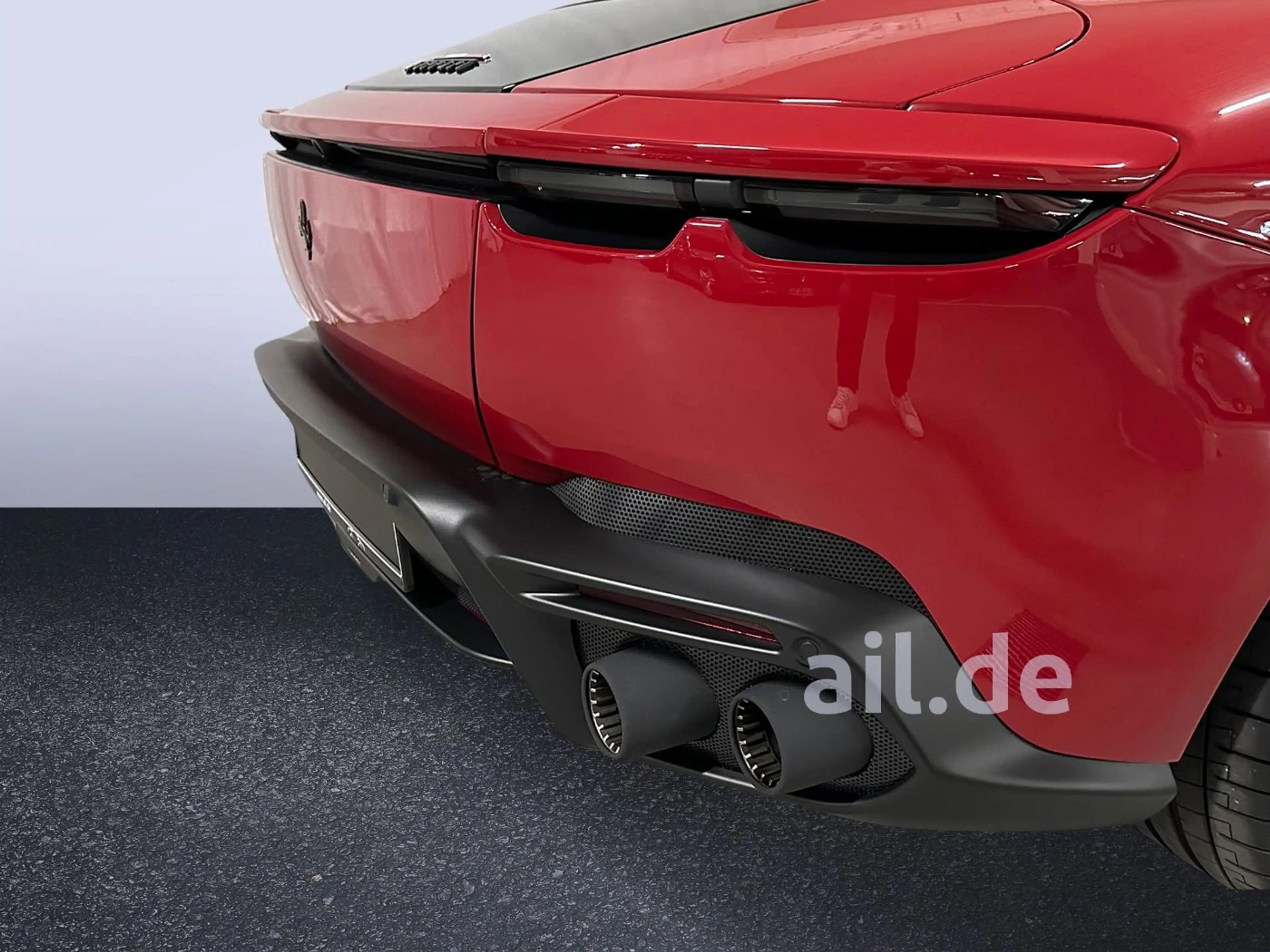 Ferrari Amalfi Rosso Mugello PA -Display Surround VIew — photo 10