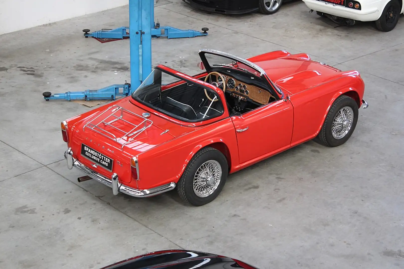 Triumph TR3 TR4 Cabrio mit Surrey-Top und Overdrive-Ö-Auto Rot - 2