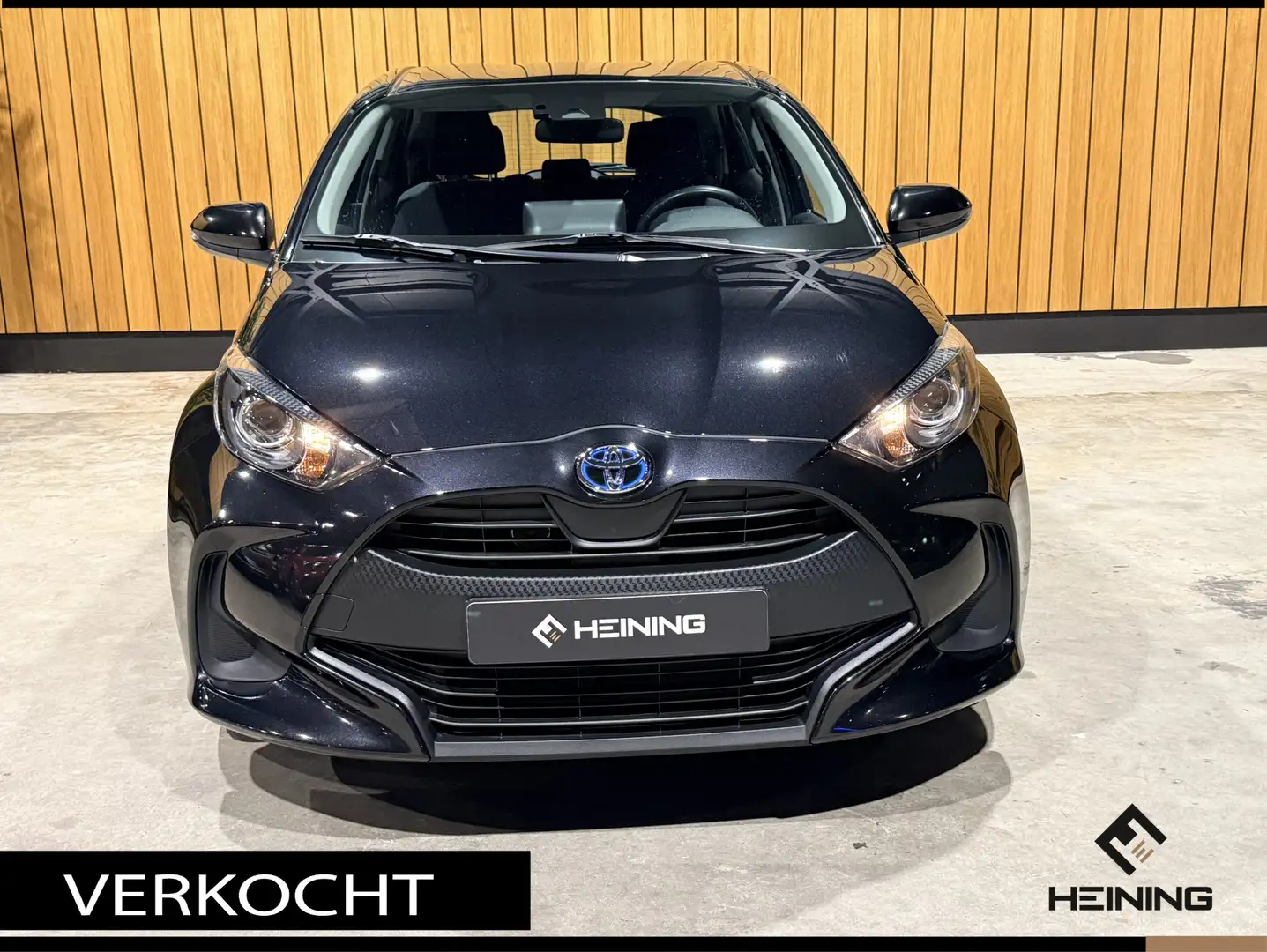 Toyota Yaris 1.5 Hybrid Active. Apple-carplay. Navi. Camera. DA Schwarz - 2