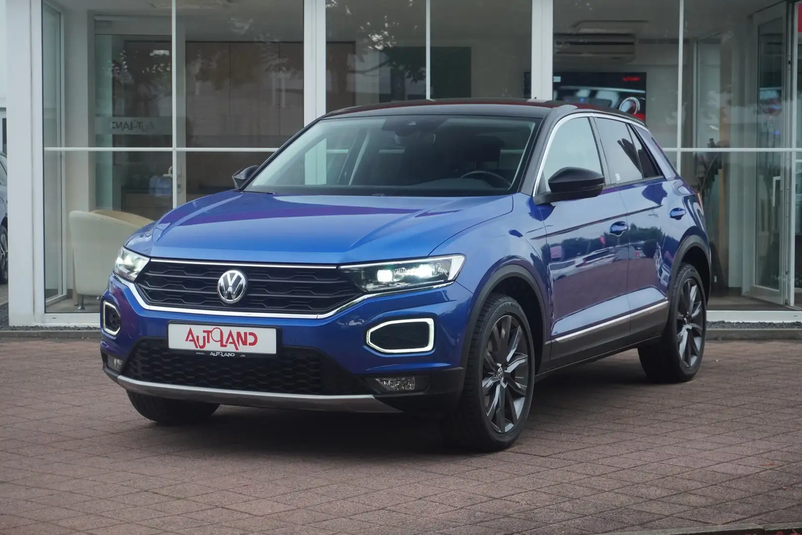 Volkswagen T-Roc 1.5 TSI Style LED ACC Sitzheizung PDC Blauw - 2