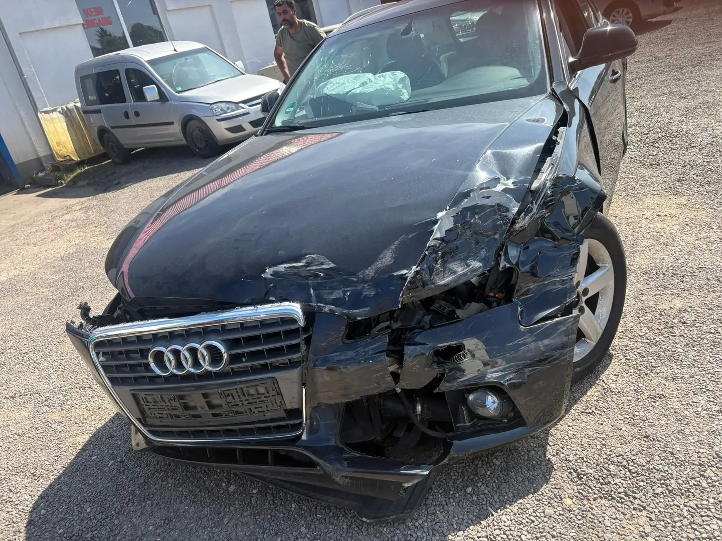 Audi A4 2.0 TDI DPF Ambiente - 1