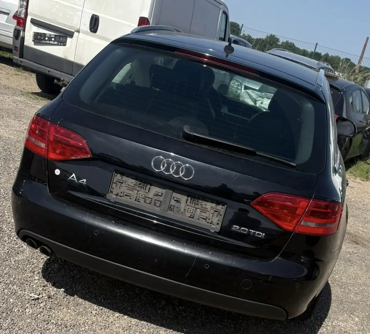 Audi A4 2.0 TDI DPF Ambiente - 2